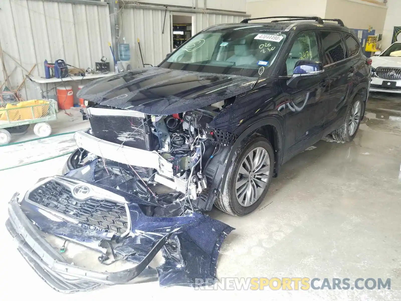 2 Photograph of a damaged car 5TDFZRBH7LS025230 TOYOTA HIGHLANDER 2020