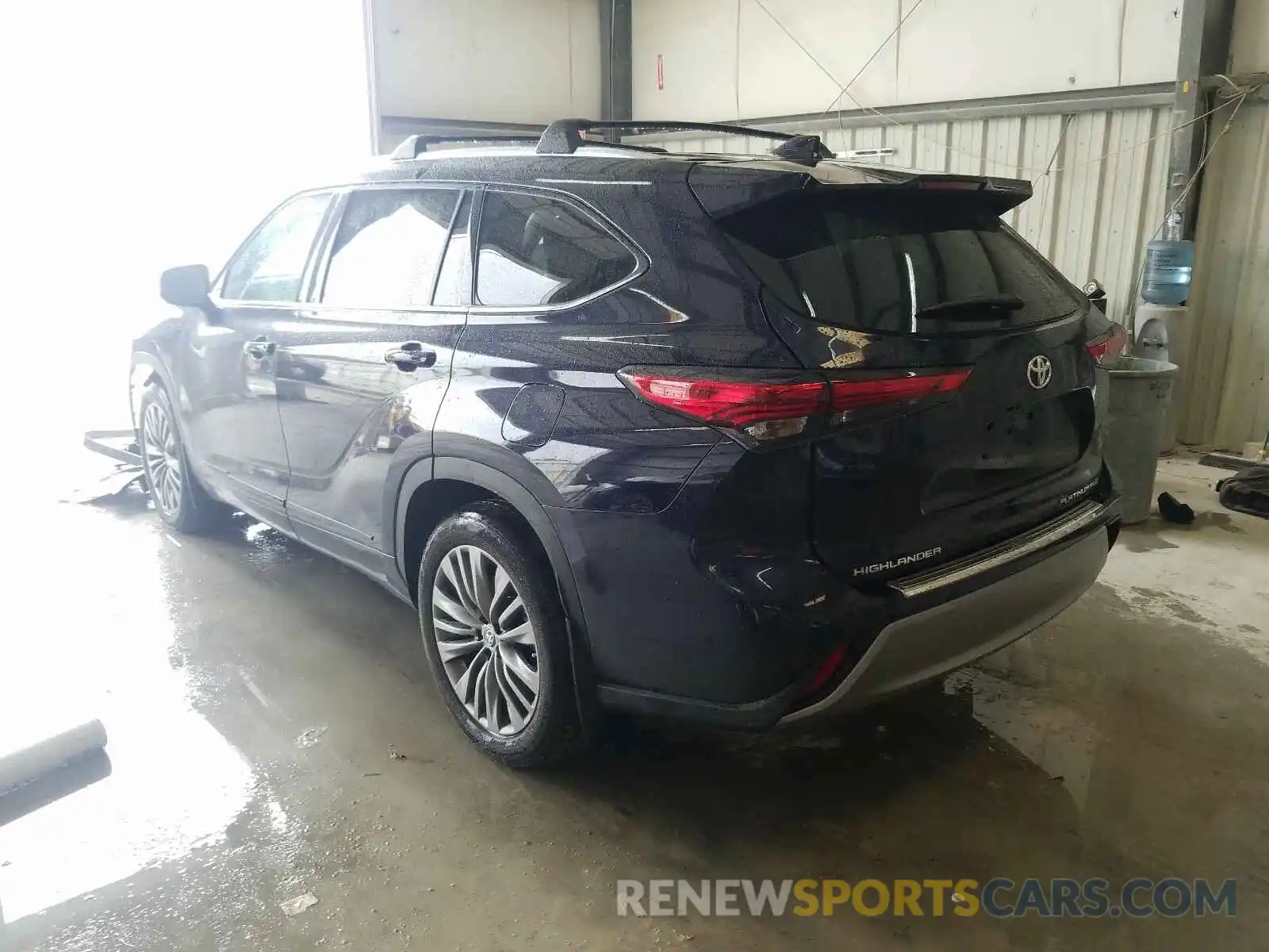 3 Photograph of a damaged car 5TDFZRBH7LS025230 TOYOTA HIGHLANDER 2020