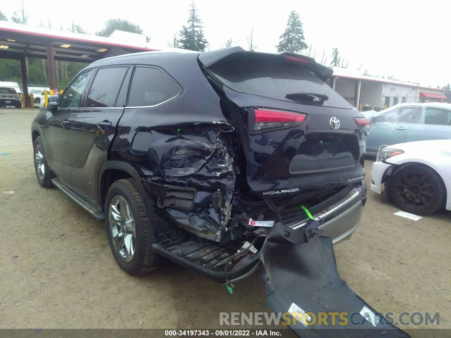 3 Photograph of a damaged car 5TDFZRBH8LS043820 TOYOTA HIGHLANDER 2020