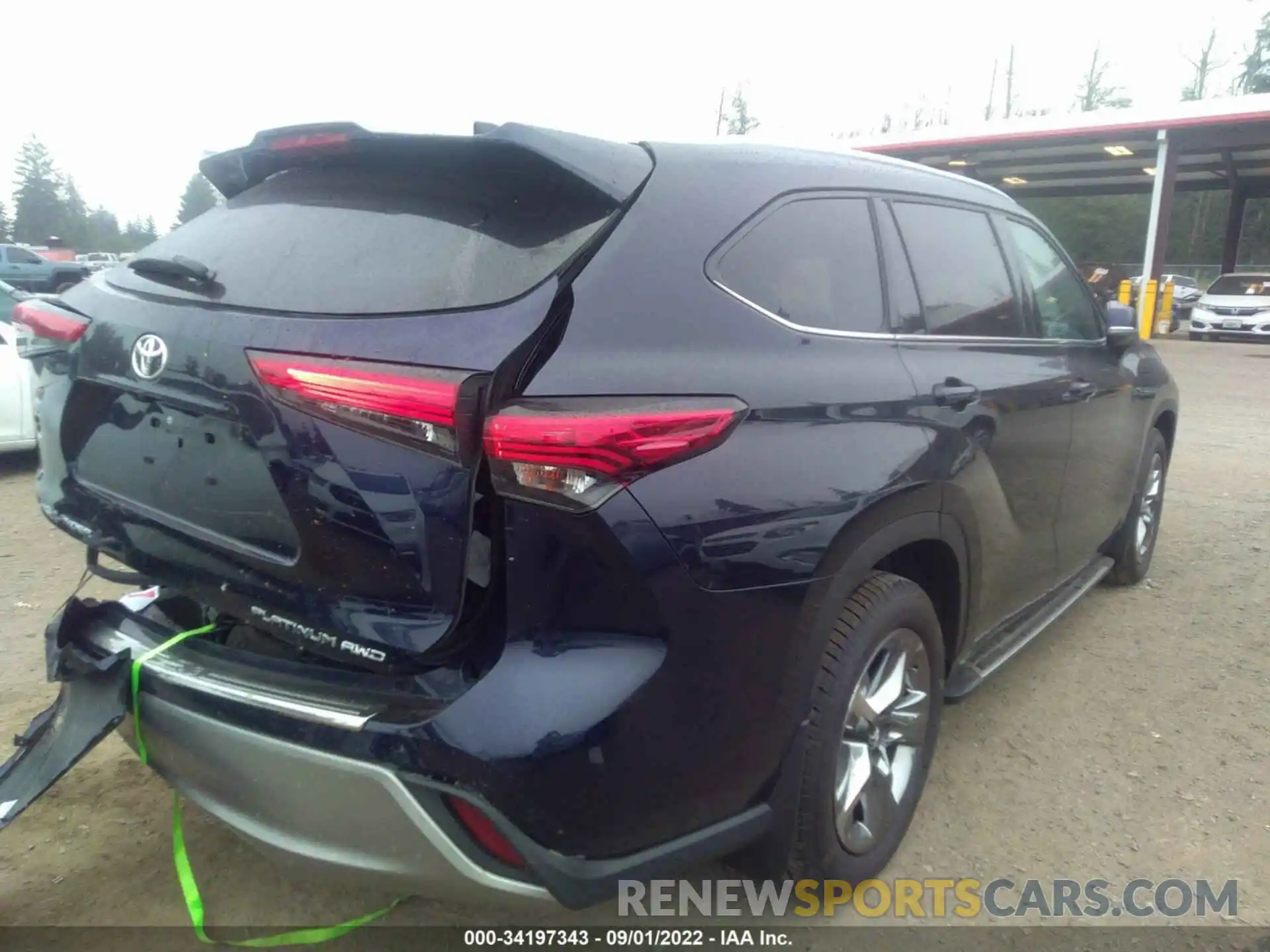 4 Photograph of a damaged car 5TDFZRBH8LS043820 TOYOTA HIGHLANDER 2020