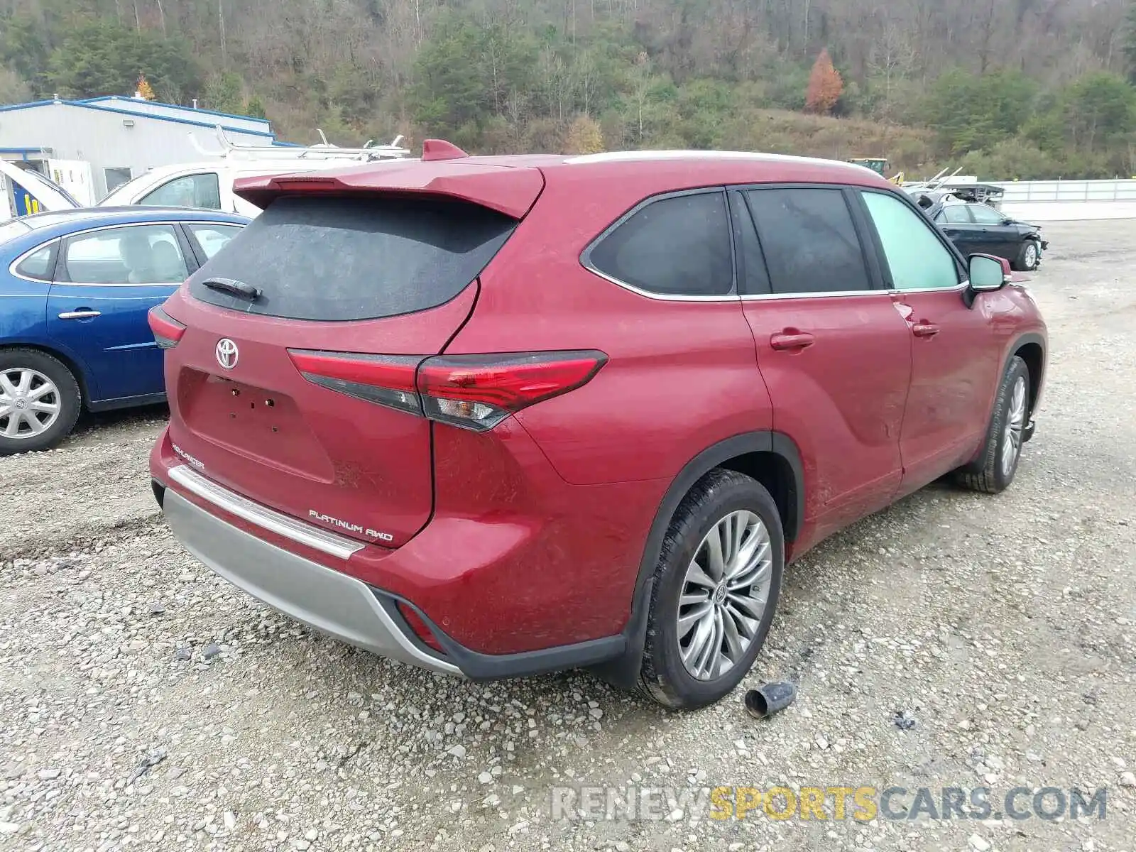 4 Photograph of a damaged car 5TDFZRBH9LS026220 TOYOTA HIGHLANDER 2020