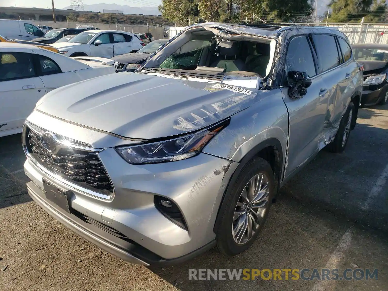 2 Photograph of a damaged car 5TDFZRBH9LS038643 TOYOTA HIGHLANDER 2020