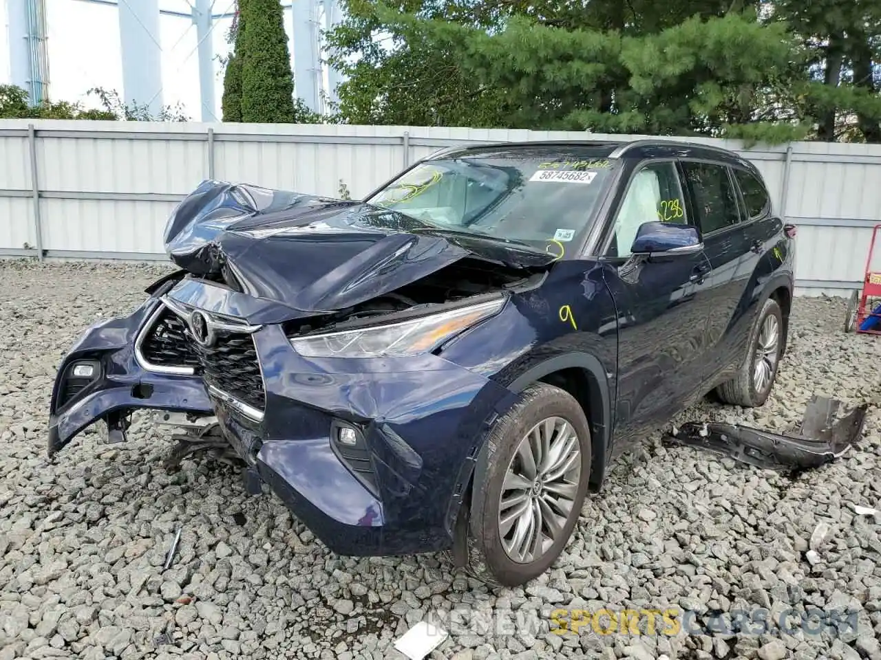 2 Photograph of a damaged car 5TDFZRBH9LS052283 TOYOTA HIGHLANDER 2020