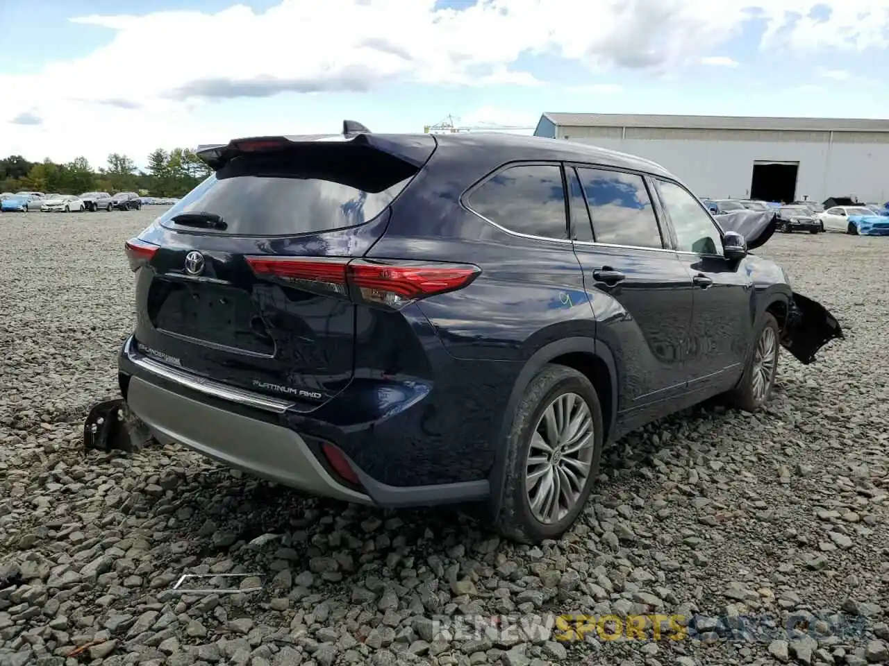 4 Photograph of a damaged car 5TDFZRBH9LS052283 TOYOTA HIGHLANDER 2020