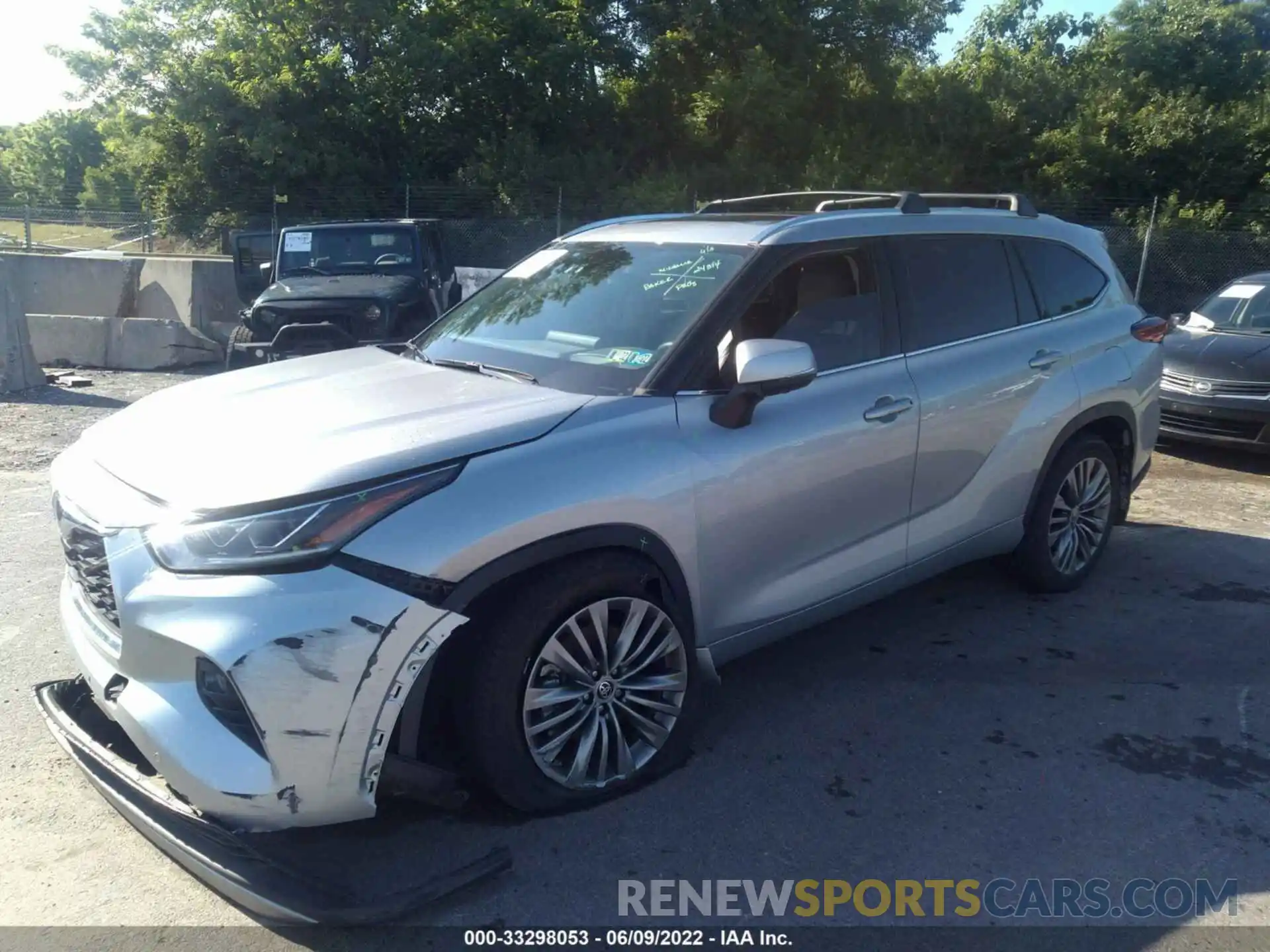 2 Photograph of a damaged car 5TDFZRBH9LS053238 TOYOTA HIGHLANDER 2020