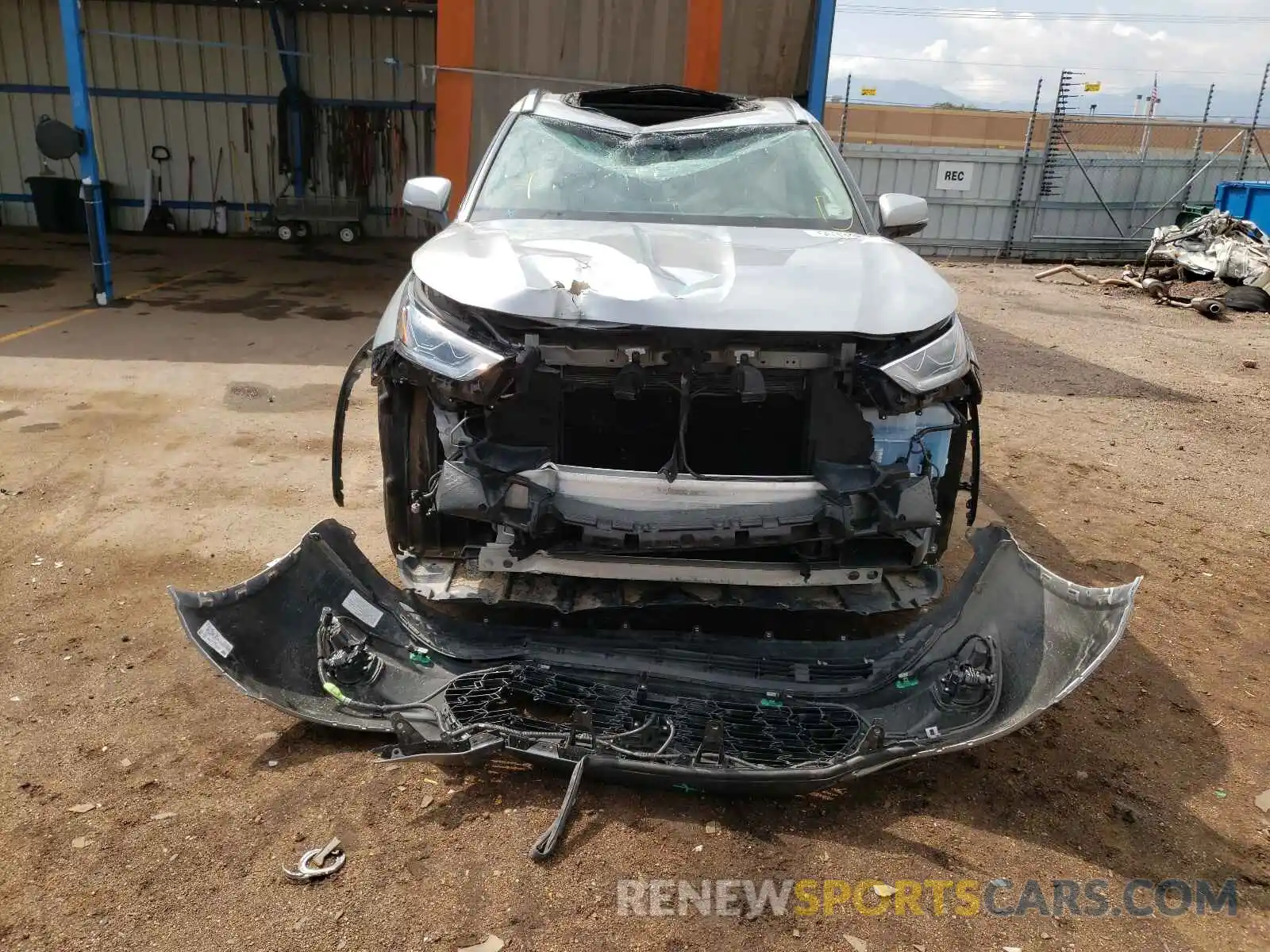 9 Photograph of a damaged car 5TDFZRBHXLS037789 TOYOTA HIGHLANDER 2020