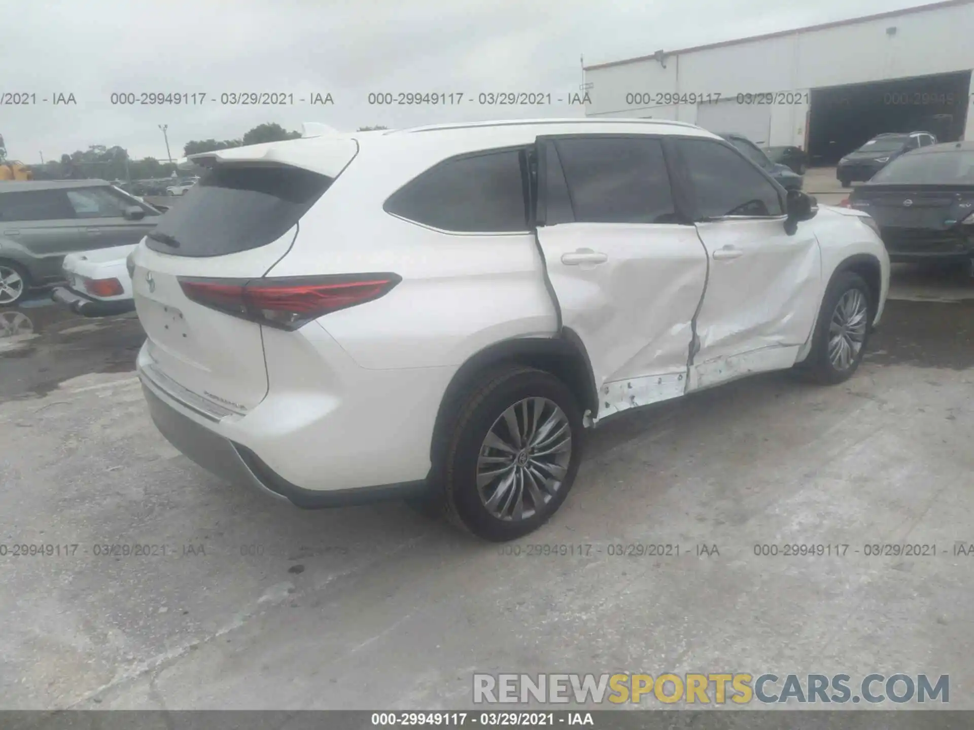 4 Photograph of a damaged car 5TDFZRBHXLS042717 TOYOTA HIGHLANDER 2020