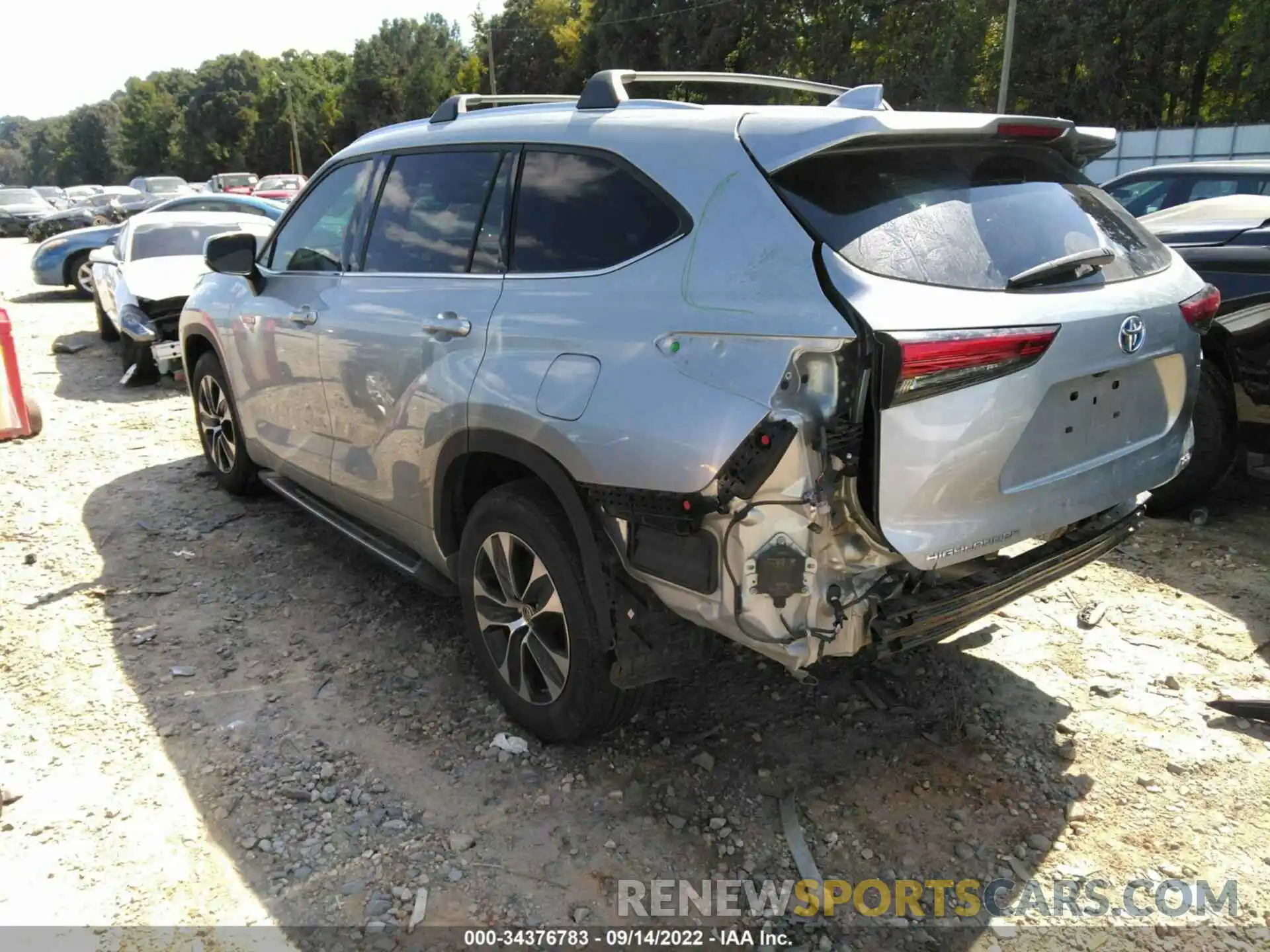 3 Photograph of a damaged car 5TDGARAH9LS500065 TOYOTA HIGHLANDER 2020