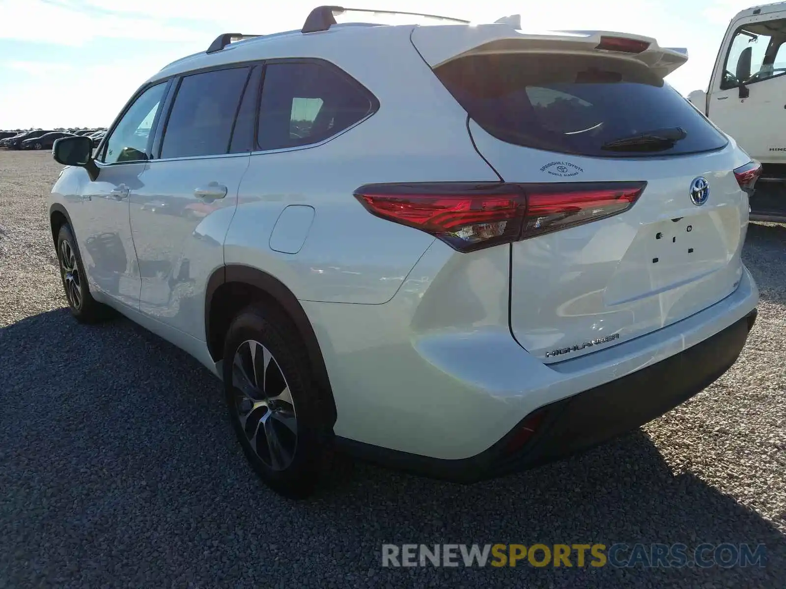 3 Photograph of a damaged car 5TDGARAH9LS501443 TOYOTA HIGHLANDER 2020