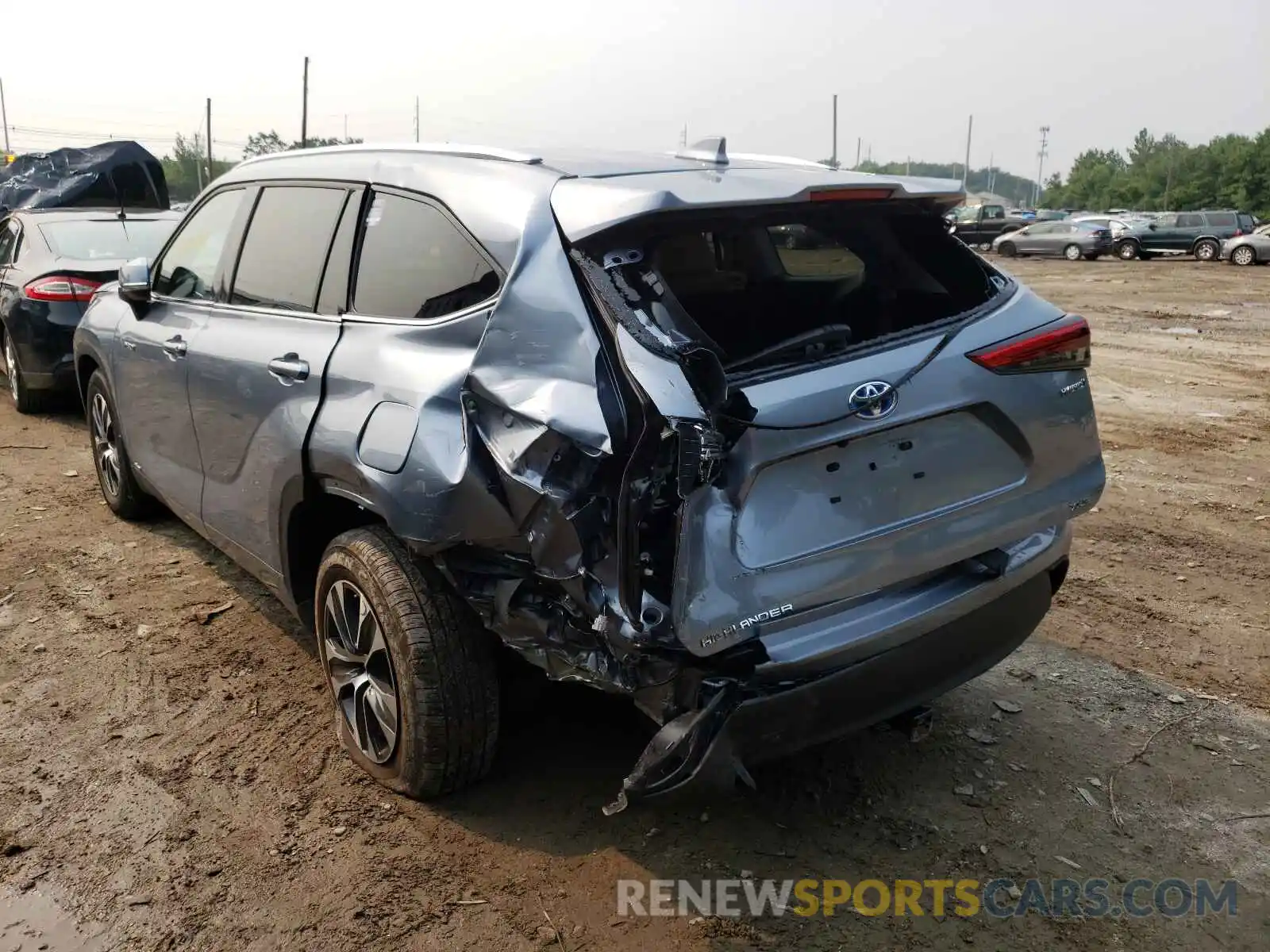 3 Photograph of a damaged car 5TDGBRCH0LS004355 TOYOTA HIGHLANDER 2020