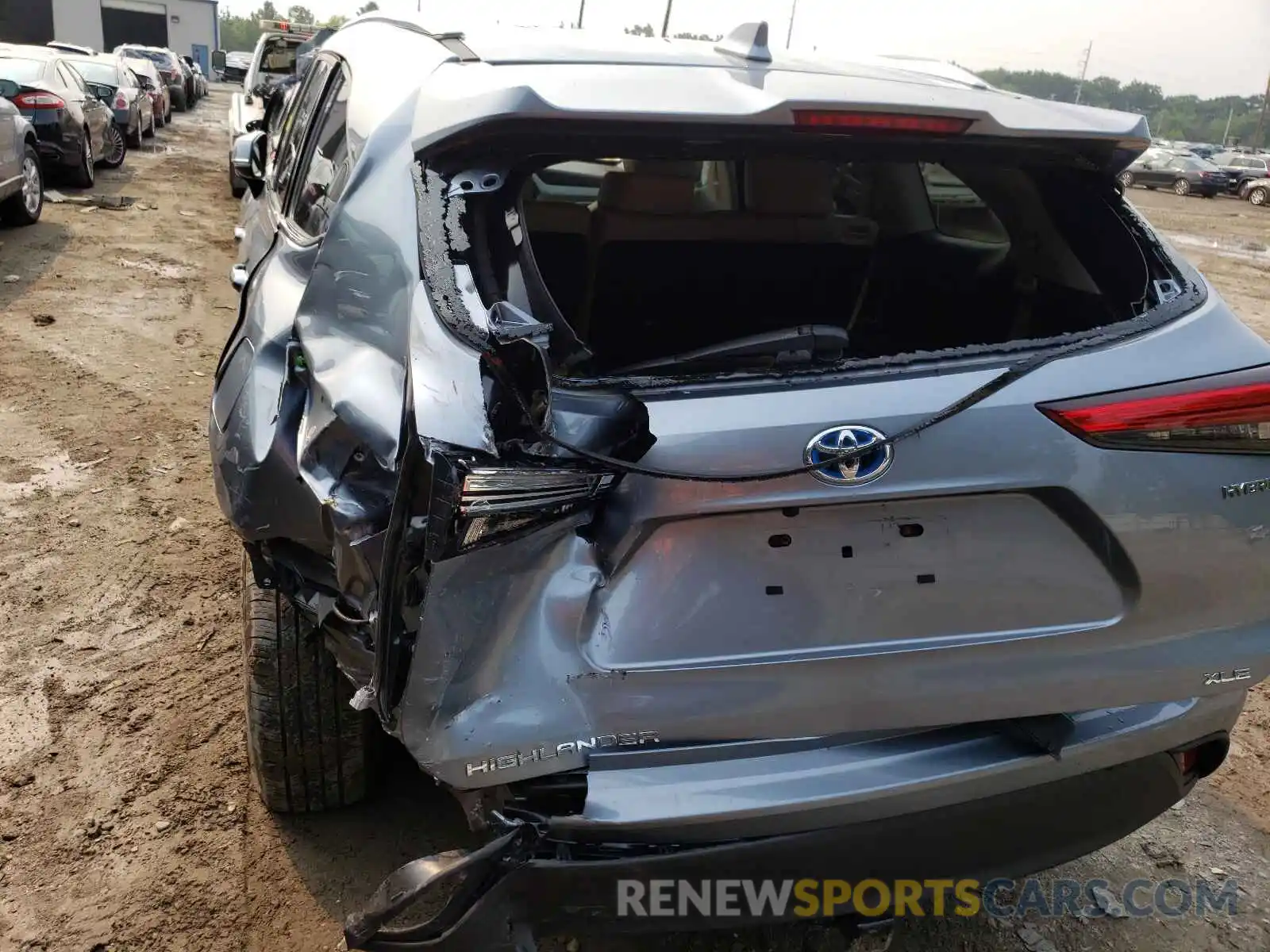 9 Photograph of a damaged car 5TDGBRCH0LS004355 TOYOTA HIGHLANDER 2020