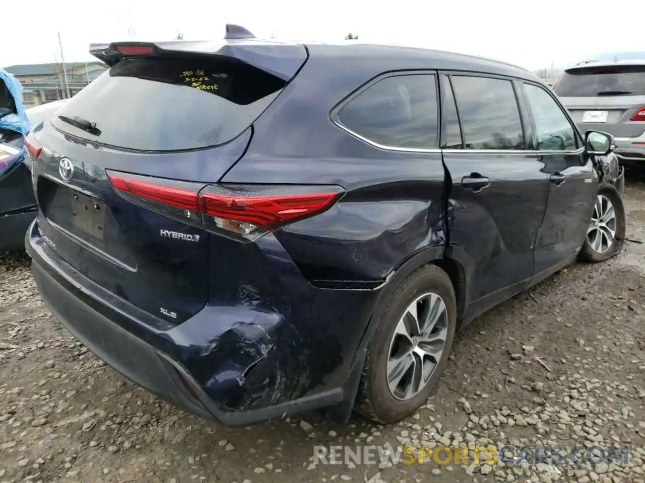 4 Photograph of a damaged car 5TDGBRCH1LS505268 TOYOTA HIGHLANDER 2020