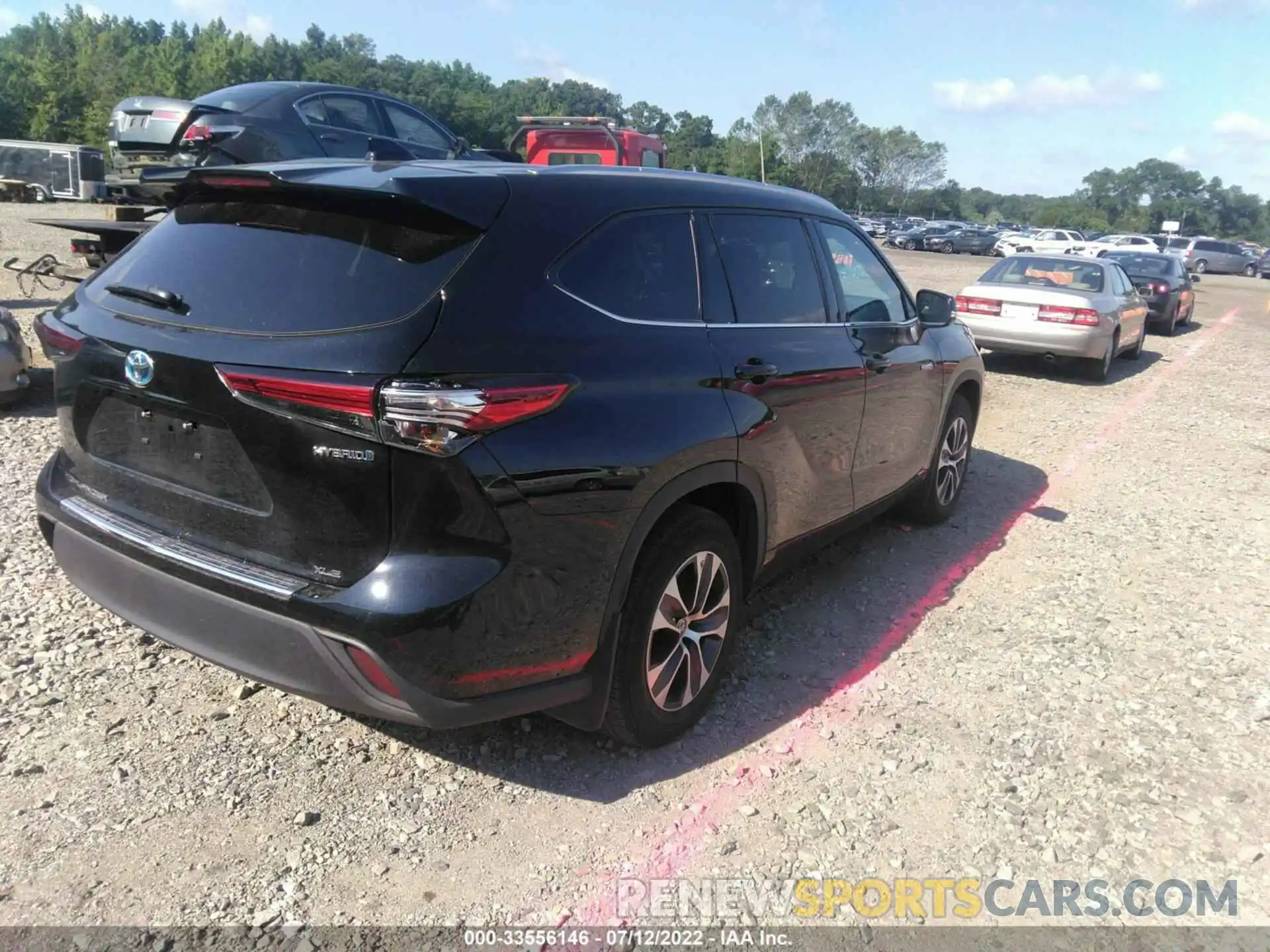 4 Photograph of a damaged car 5TDGBRCH1LS506565 TOYOTA HIGHLANDER 2020