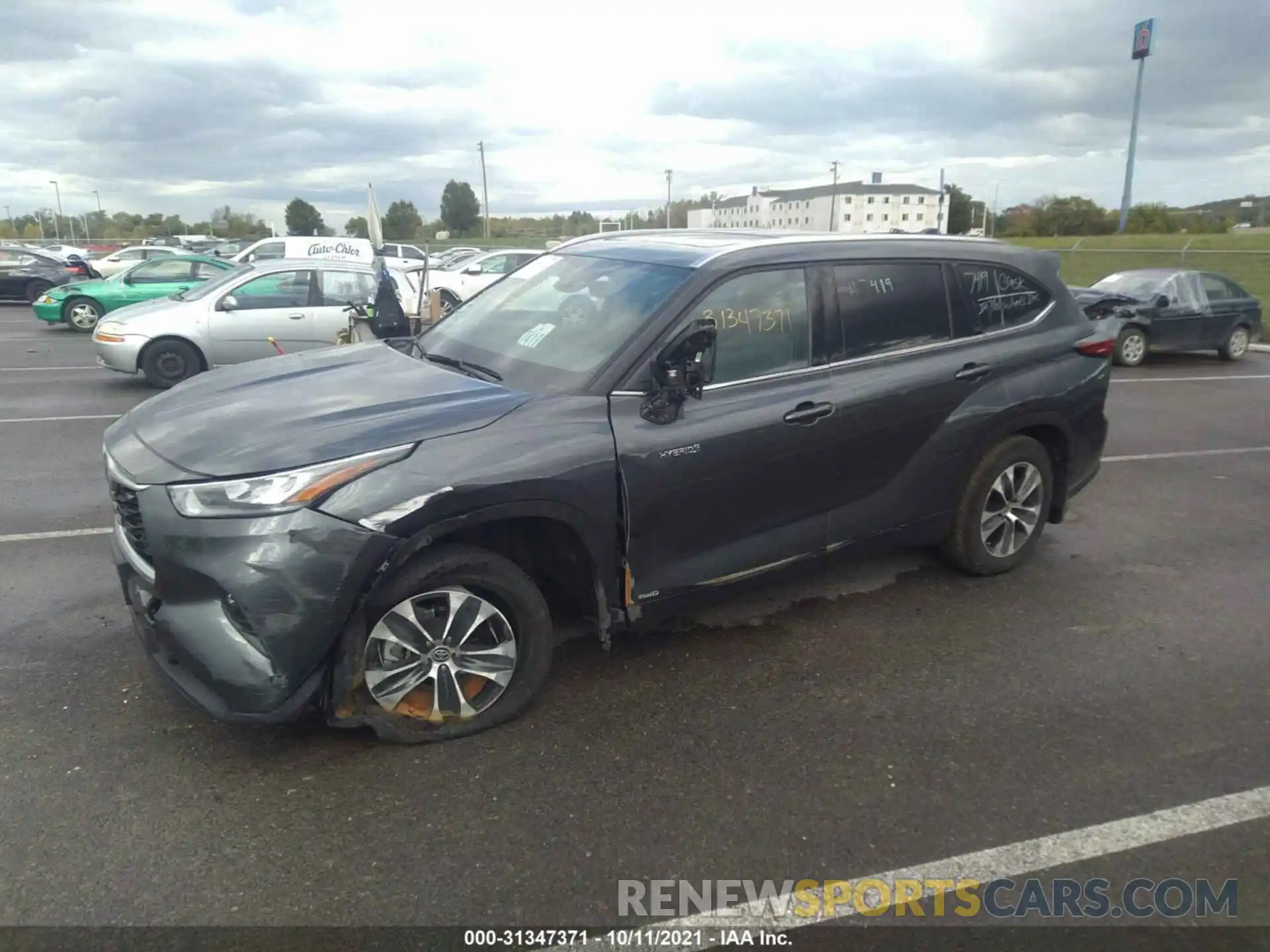 2 Photograph of a damaged car 5TDGBRCH1LS506890 TOYOTA HIGHLANDER 2020