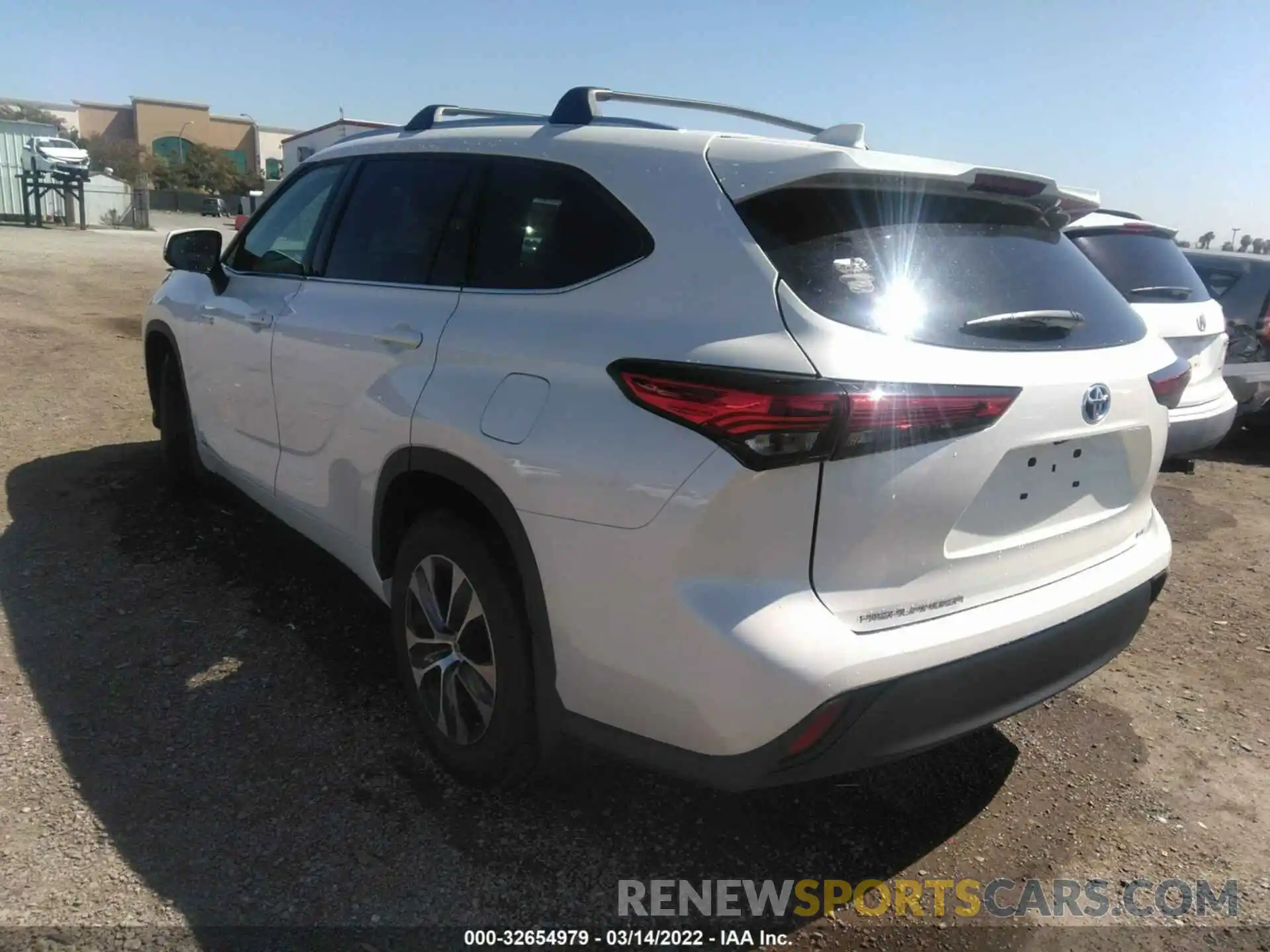 3 Photograph of a damaged car 5TDGBRCH2LS507983 TOYOTA HIGHLANDER 2020