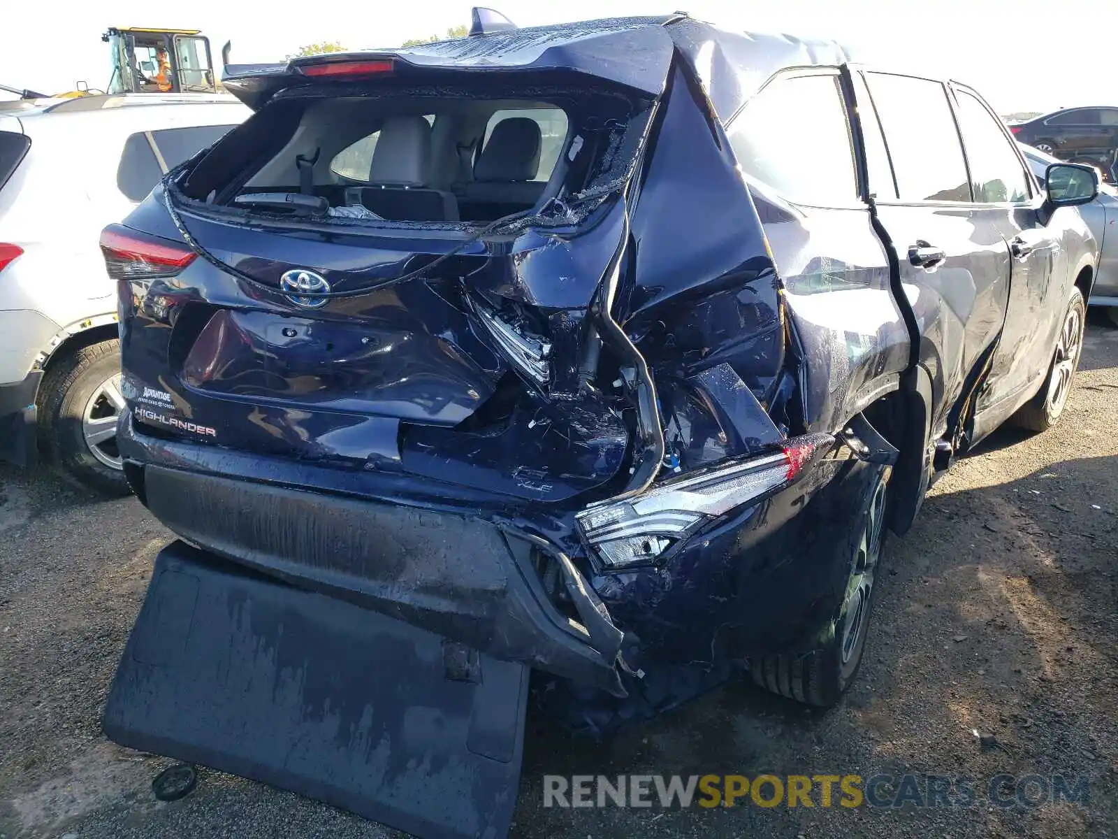 4 Photograph of a damaged car 5TDGBRCH2LS512035 TOYOTA HIGHLANDER 2020