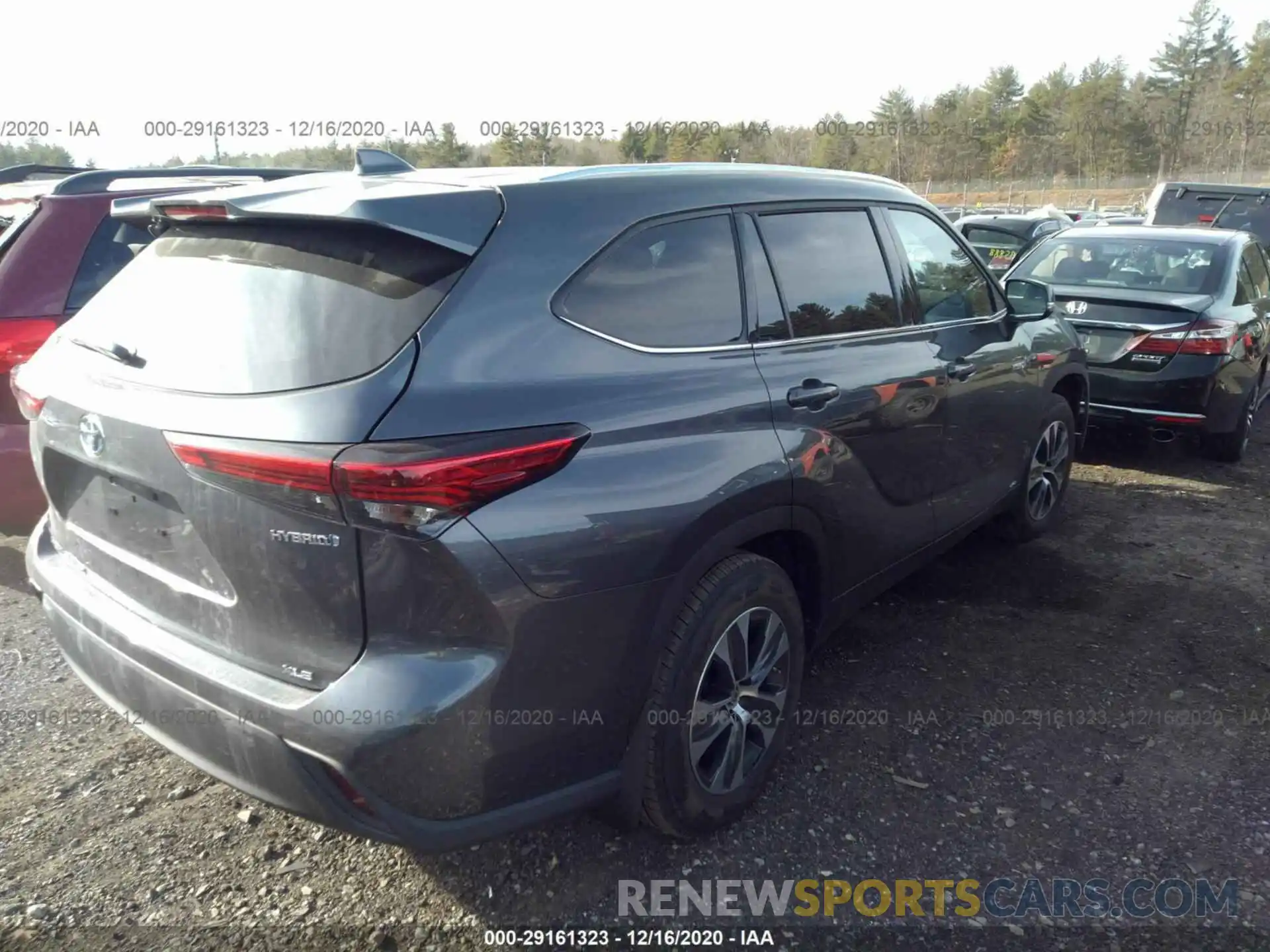 4 Photograph of a damaged car 5TDGBRCH3LS514067 TOYOTA HIGHLANDER 2020