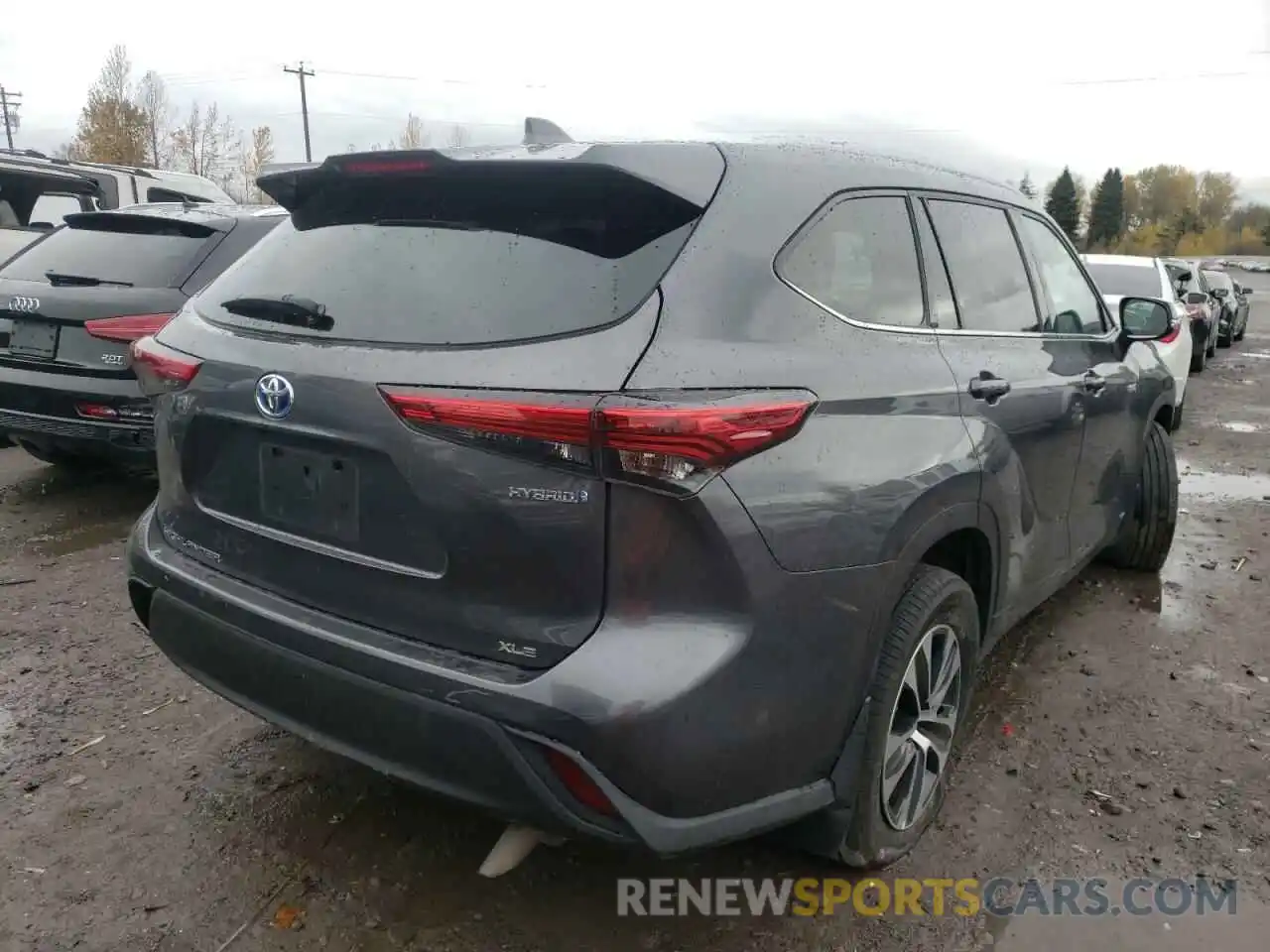 4 Photograph of a damaged car 5TDGBRCH4LS001278 TOYOTA HIGHLANDER 2020