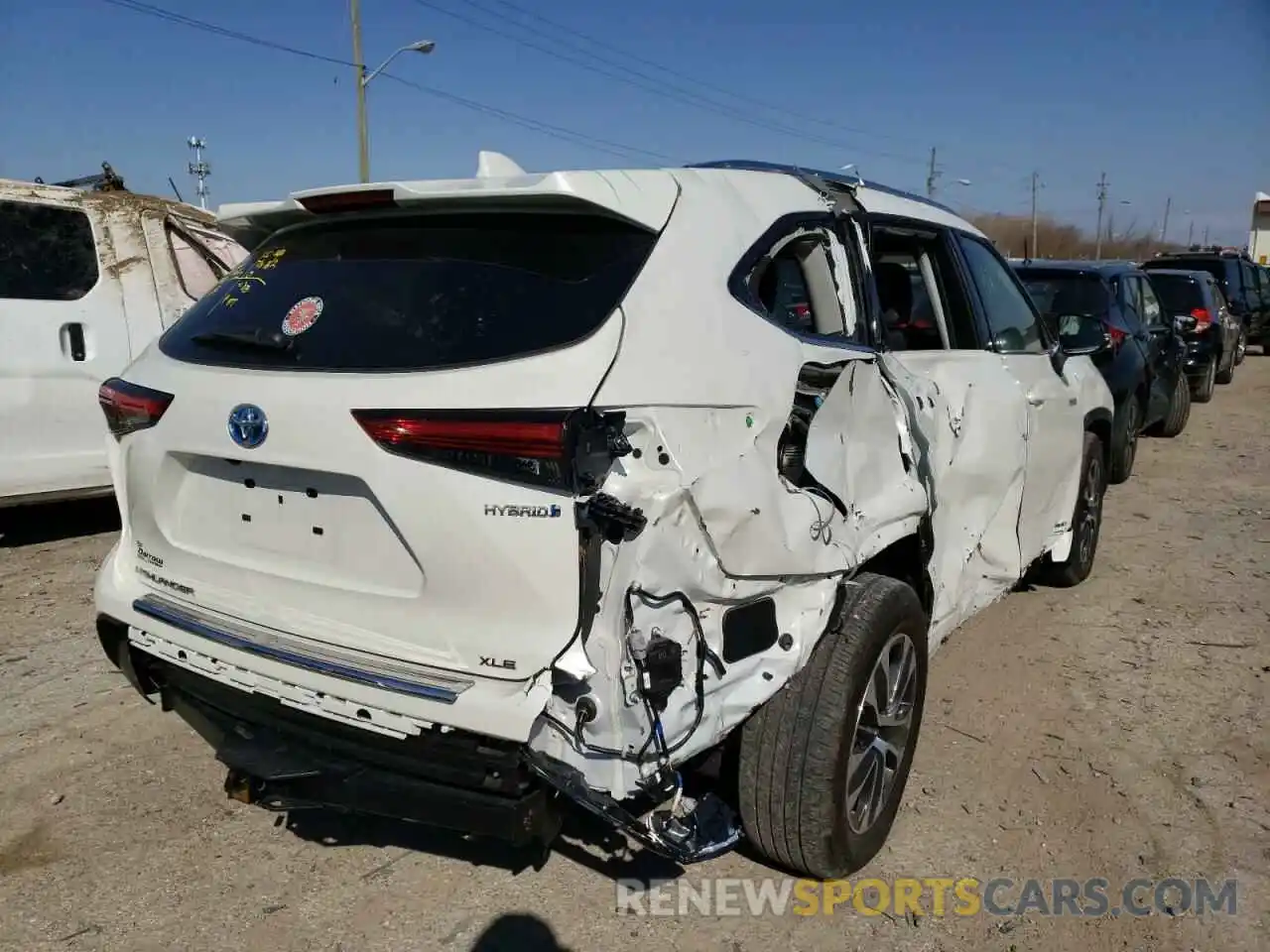 4 Photograph of a damaged car 5TDGBRCH6LS500809 TOYOTA HIGHLANDER 2020