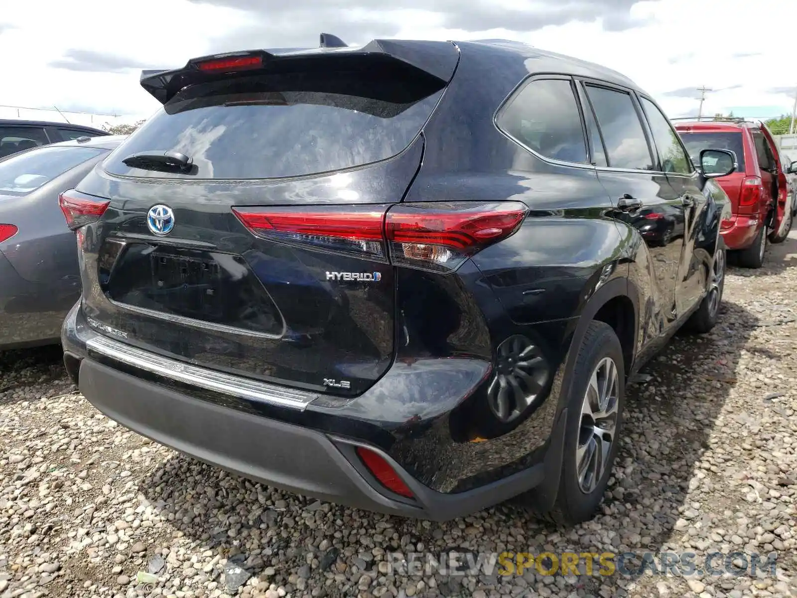 4 Photograph of a damaged car 5TDGBRCH8LS504439 TOYOTA HIGHLANDER 2020