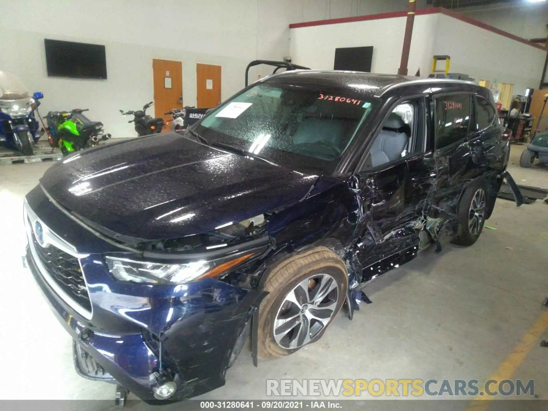 2 Photograph of a damaged car 5TDGBRCH8LS511987 TOYOTA HIGHLANDER 2020