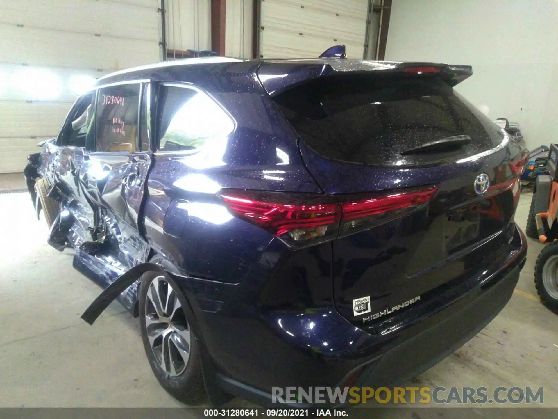 3 Photograph of a damaged car 5TDGBRCH8LS511987 TOYOTA HIGHLANDER 2020