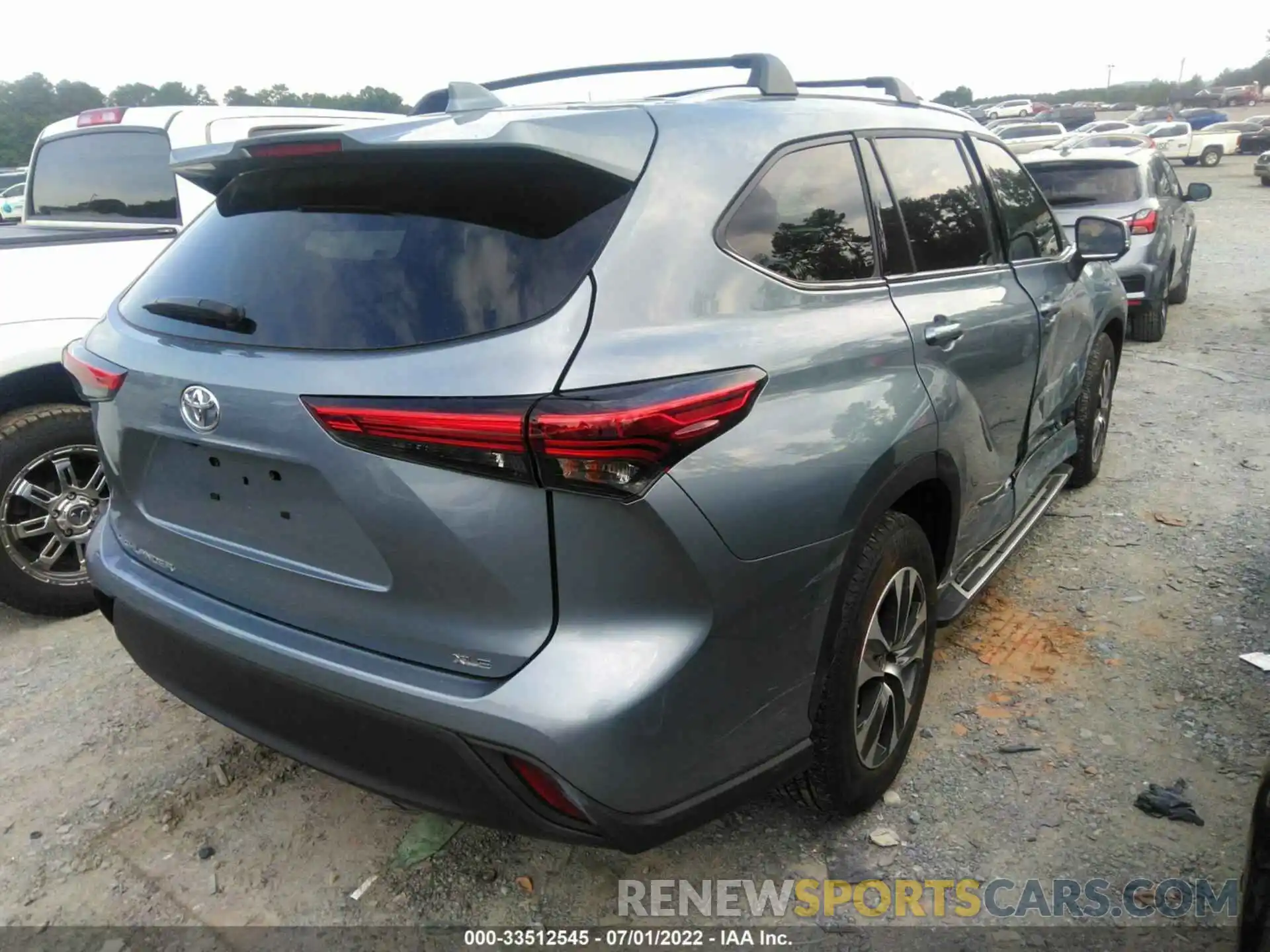 4 Photograph of a damaged car 5TDGZRAH0LS008744 TOYOTA HIGHLANDER 2020