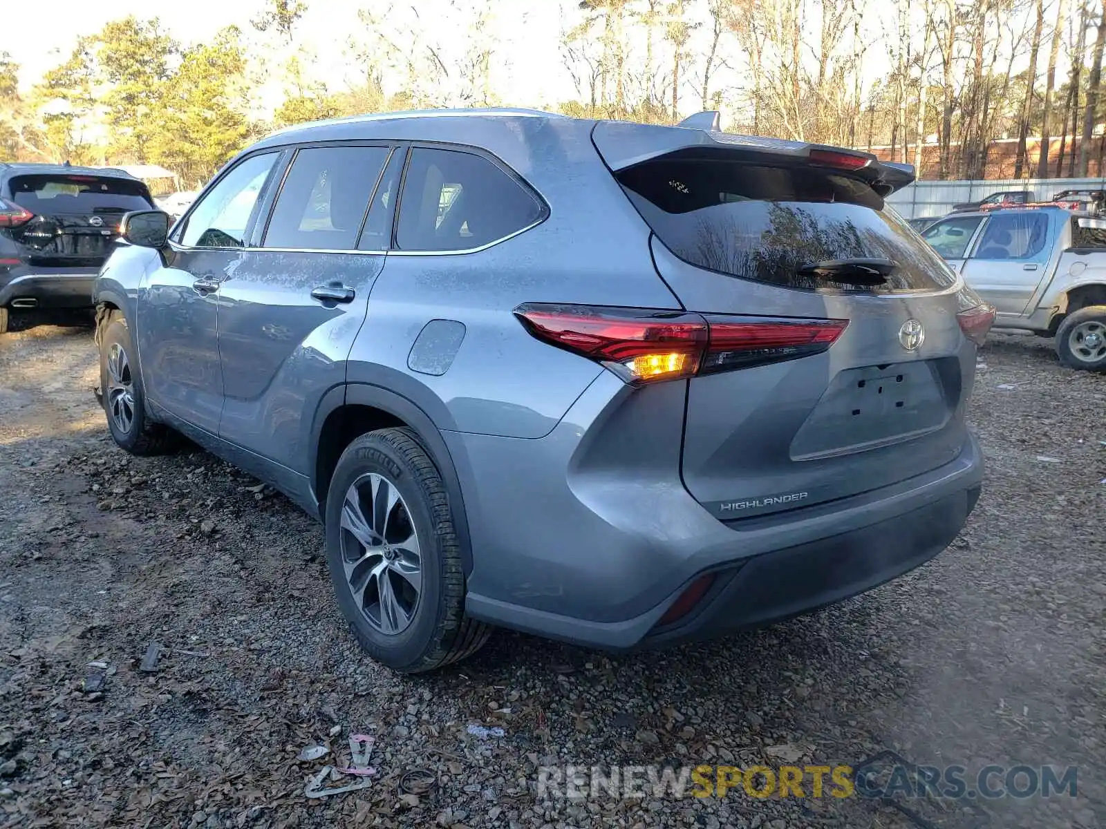 3 Photograph of a damaged car 5TDGZRAH0LS010655 TOYOTA HIGHLANDER 2020