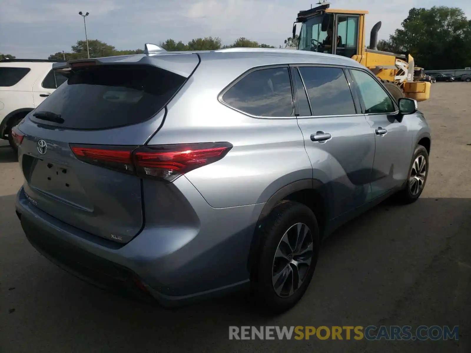 4 Photograph of a damaged car 5TDGZRAH0LS012471 TOYOTA HIGHLANDER 2020