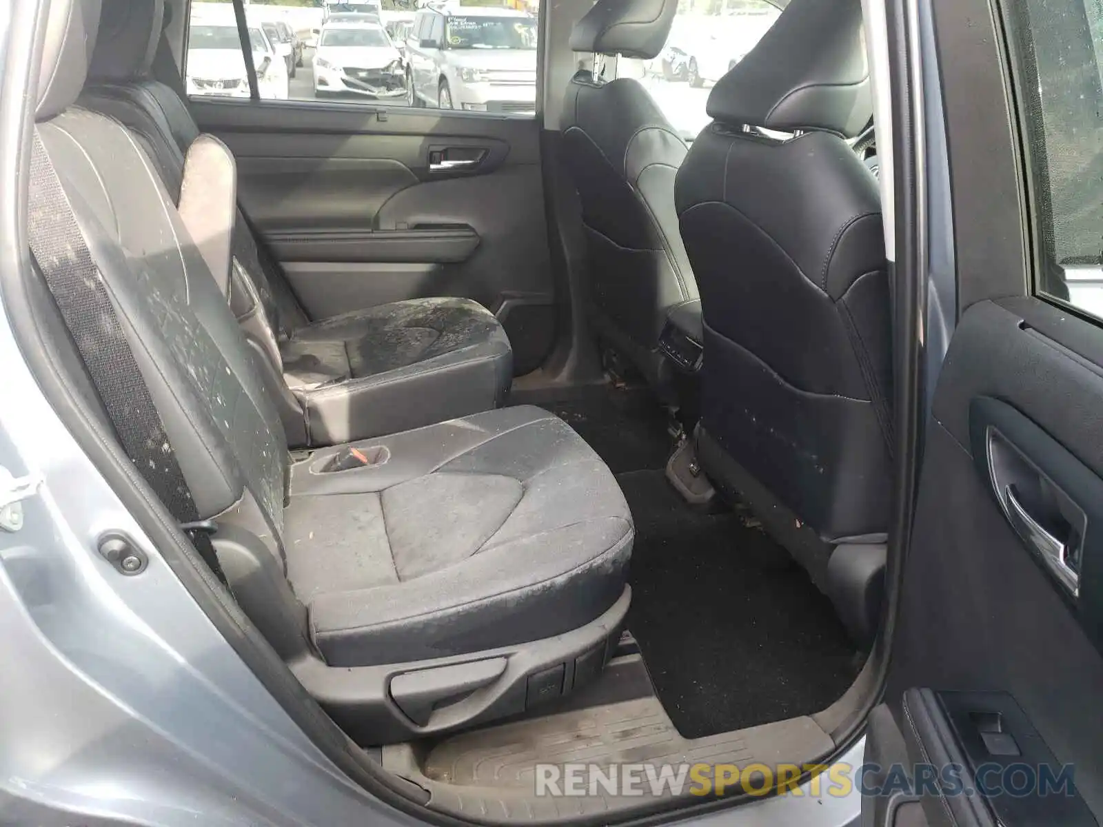 6 Photograph of a damaged car 5TDGZRAH0LS012471 TOYOTA HIGHLANDER 2020