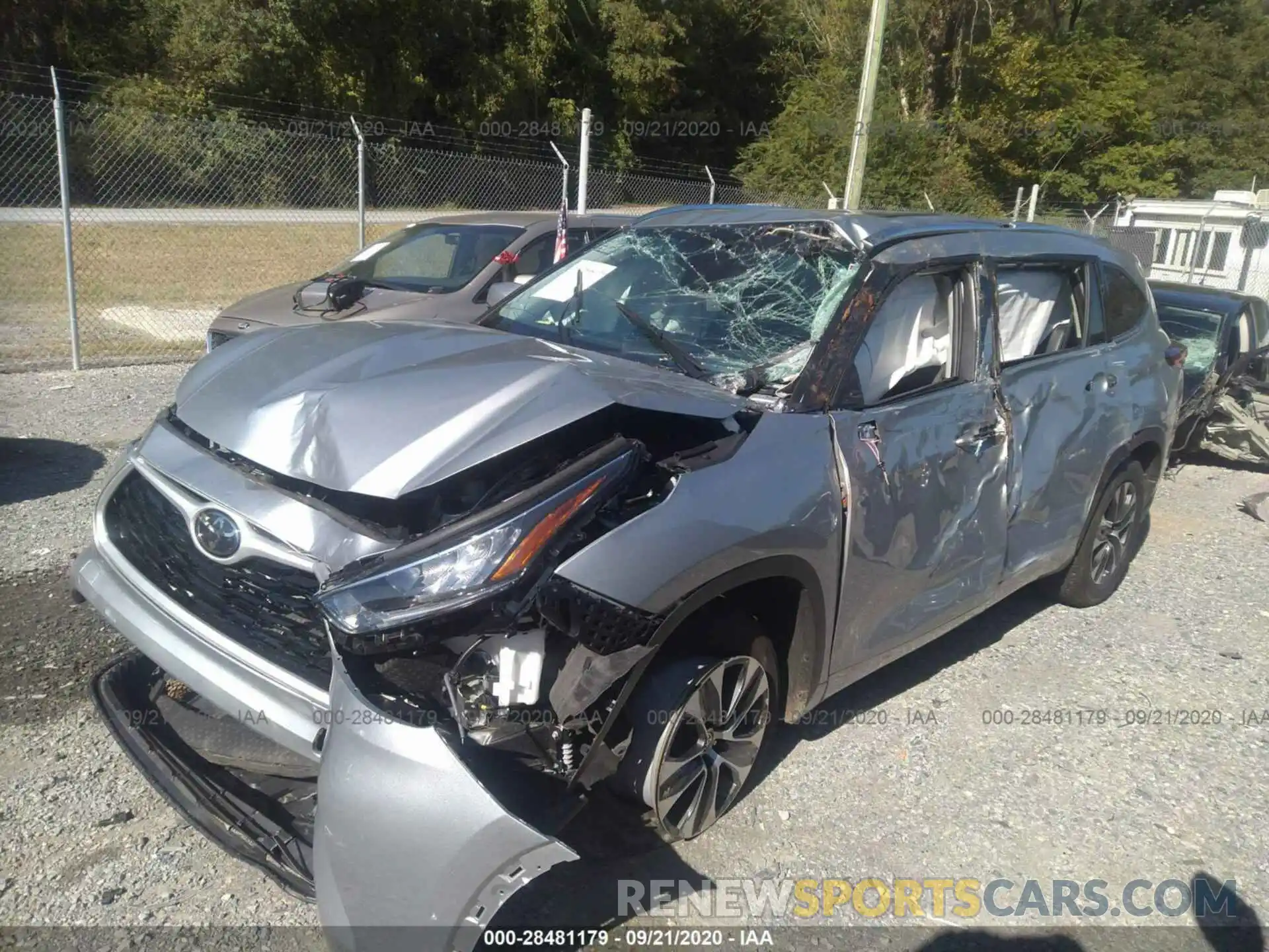 2 Photograph of a damaged car 5TDGZRAH0LS500237 TOYOTA HIGHLANDER 2020