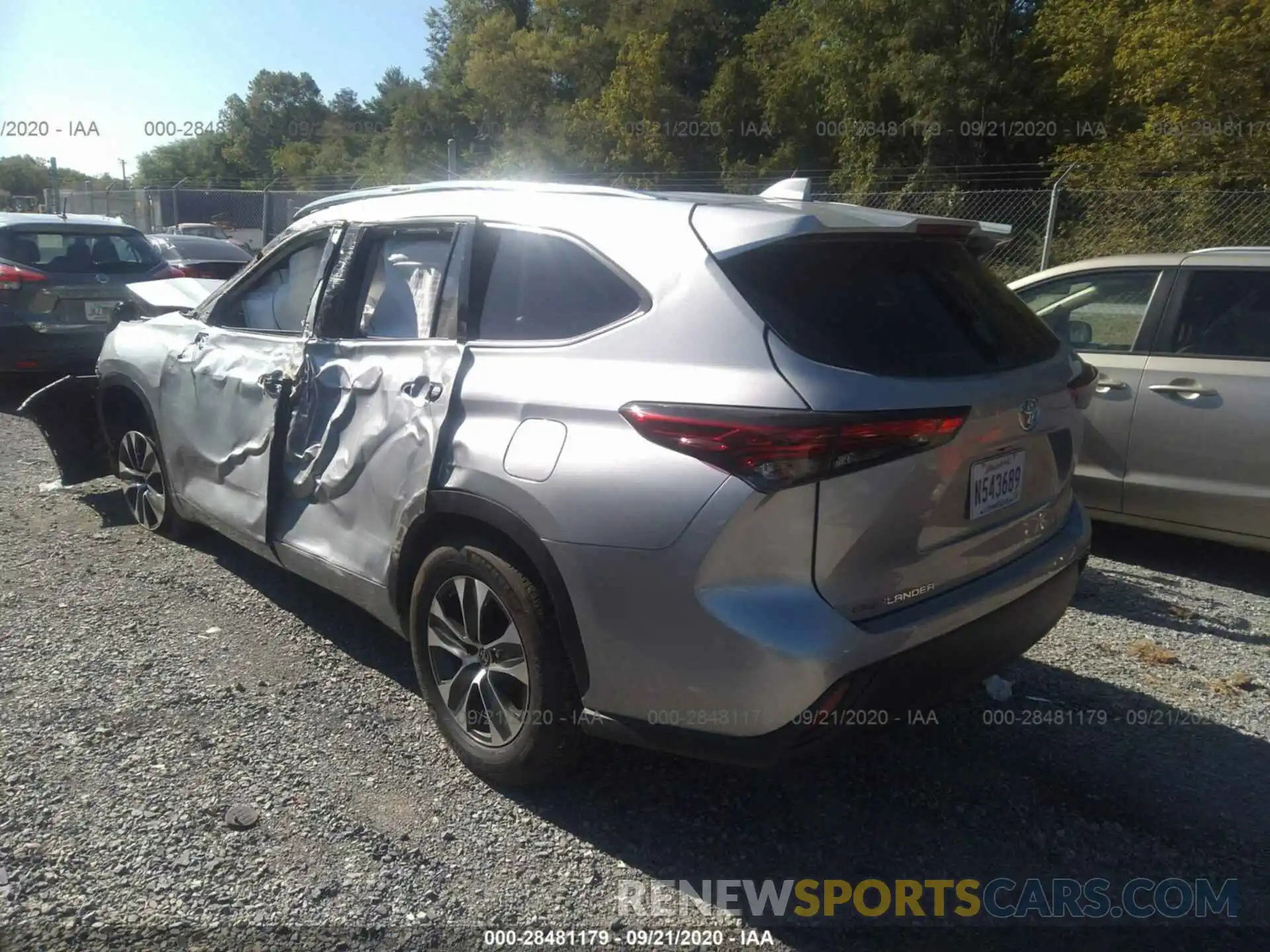 3 Photograph of a damaged car 5TDGZRAH0LS500237 TOYOTA HIGHLANDER 2020