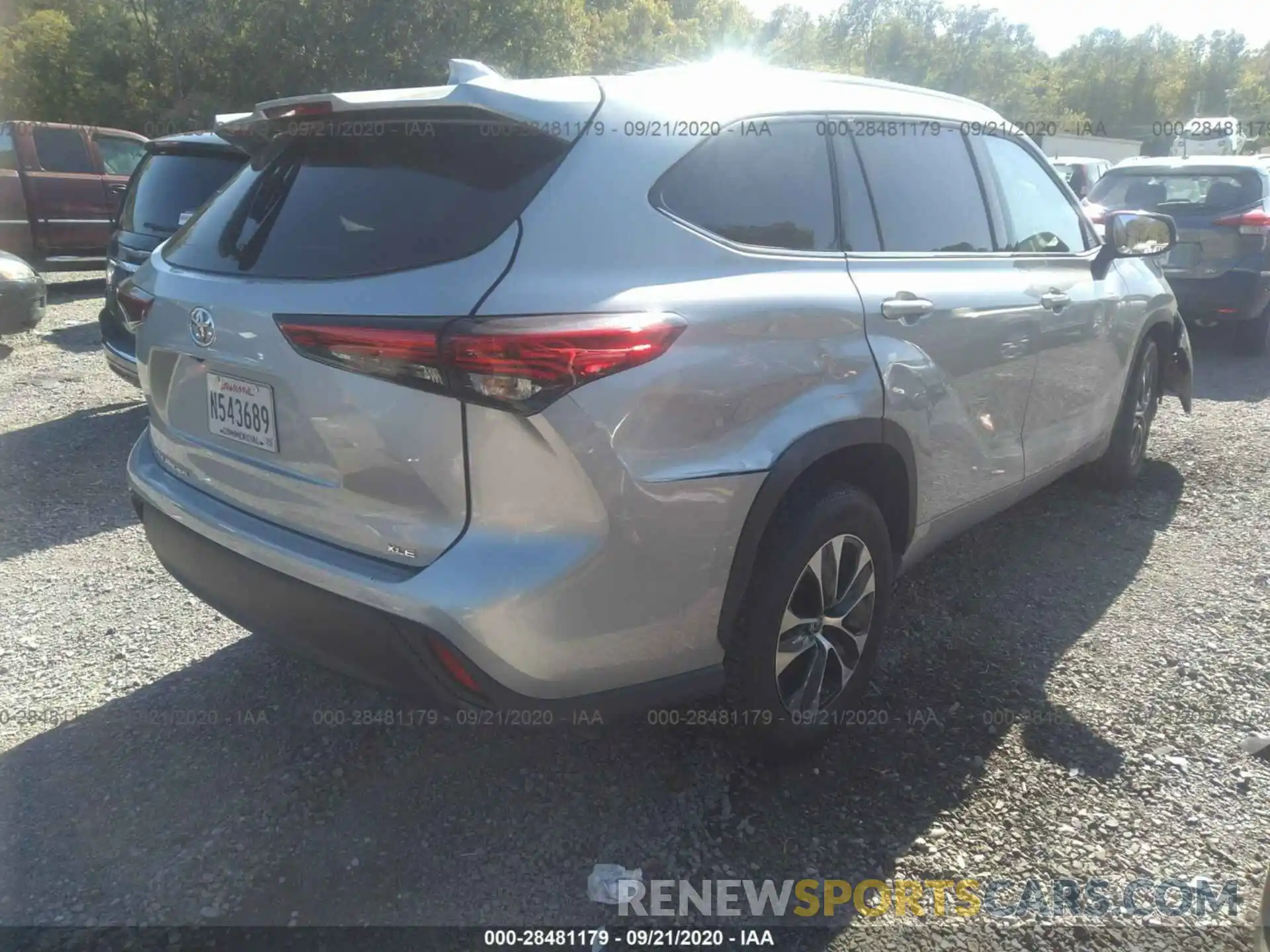 4 Photograph of a damaged car 5TDGZRAH0LS500237 TOYOTA HIGHLANDER 2020