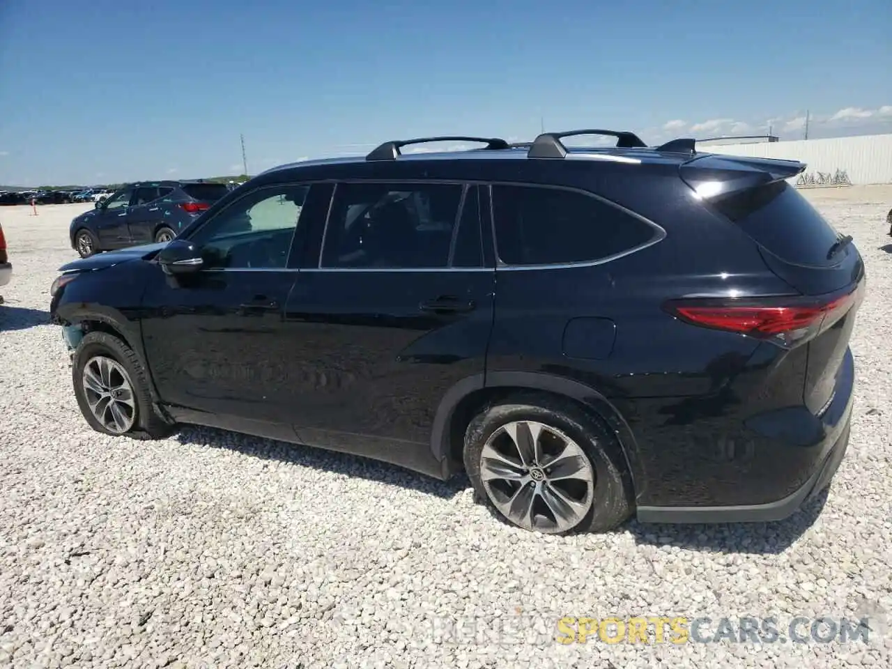 2 Photograph of a damaged car 5TDGZRAH0LS501808 TOYOTA HIGHLANDER 2020