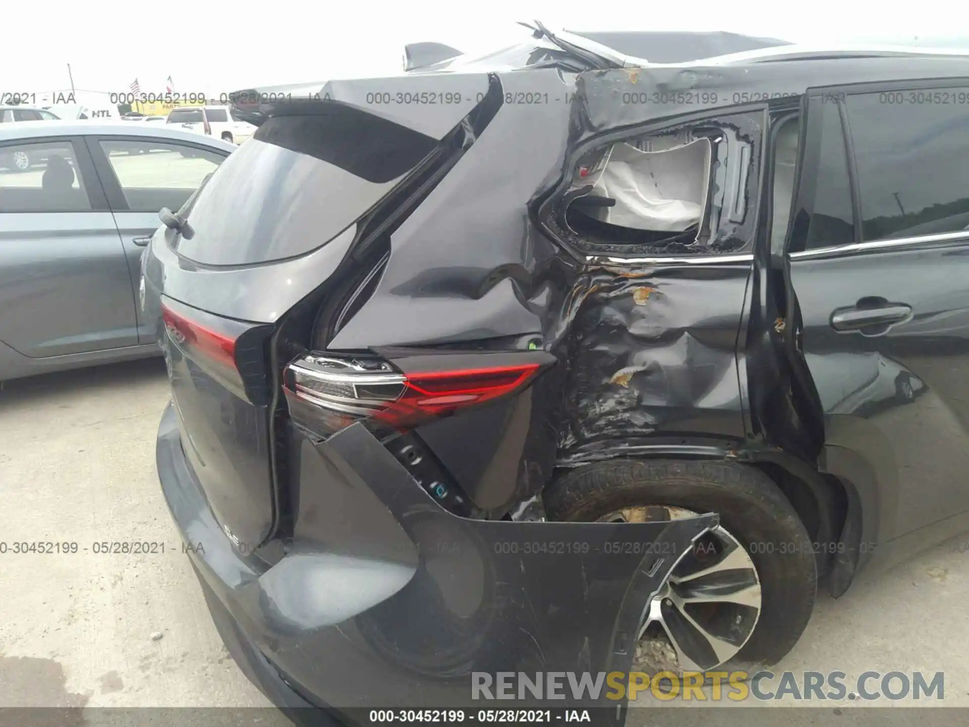 6 Photograph of a damaged car 5TDGZRAH0LS505356 TOYOTA HIGHLANDER 2020