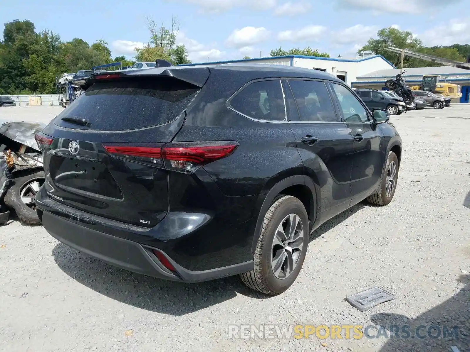 4 Photograph of a damaged car 5TDGZRAH0LS506071 TOYOTA HIGHLANDER 2020