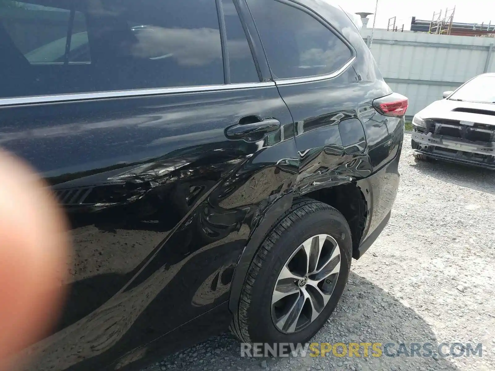 9 Photograph of a damaged car 5TDGZRAH0LS506071 TOYOTA HIGHLANDER 2020