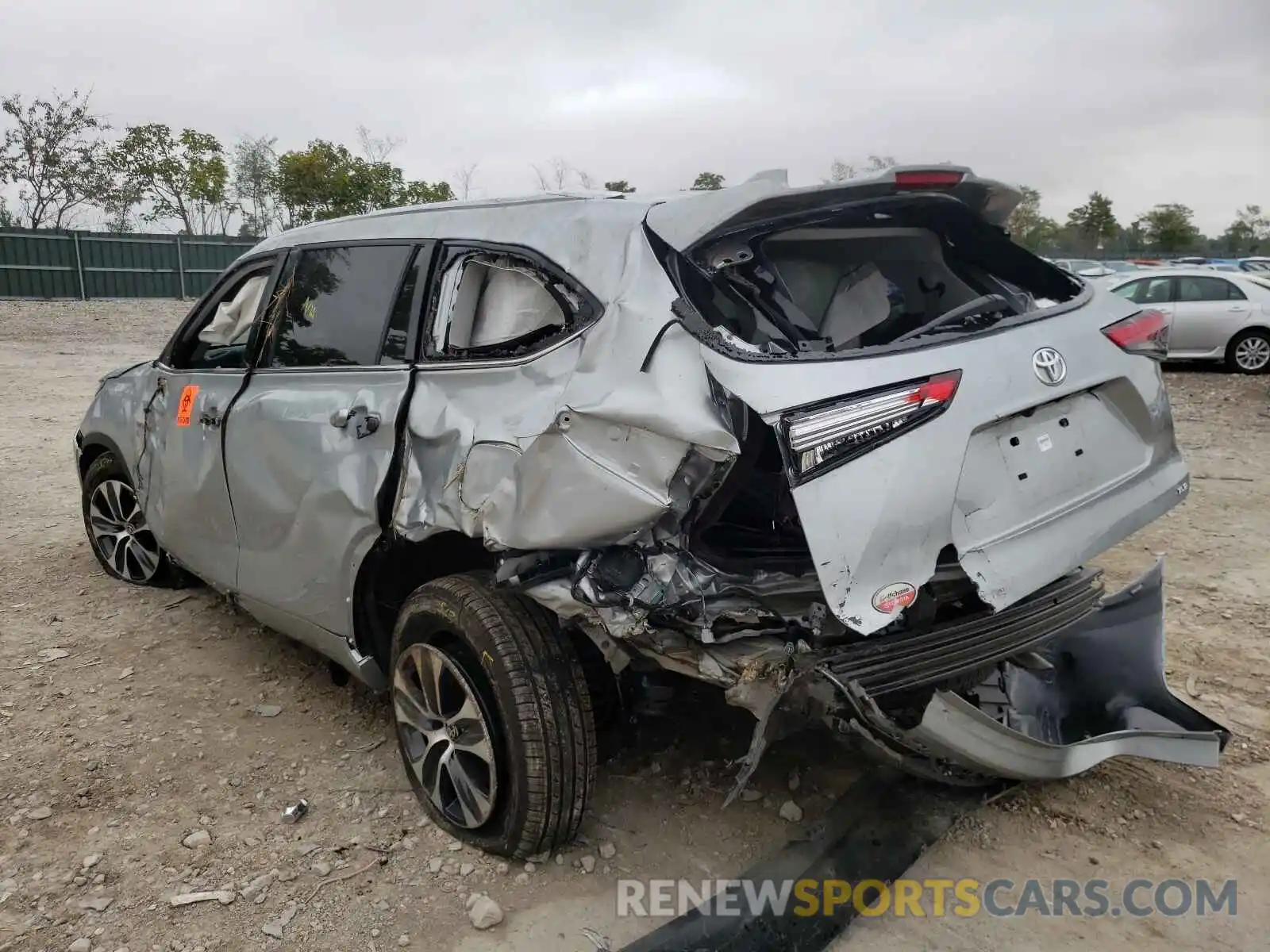 3 Photograph of a damaged car 5TDGZRAH1LS015007 TOYOTA HIGHLANDER 2020