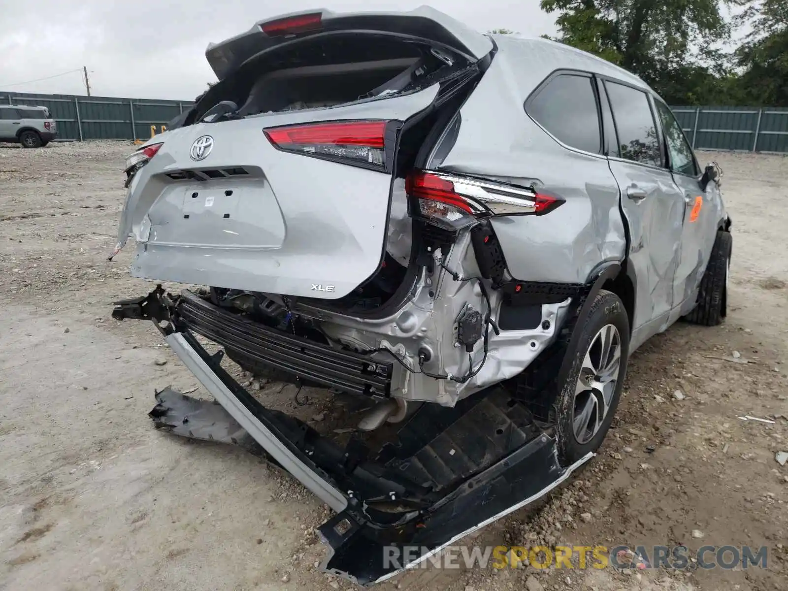 9 Photograph of a damaged car 5TDGZRAH1LS015007 TOYOTA HIGHLANDER 2020