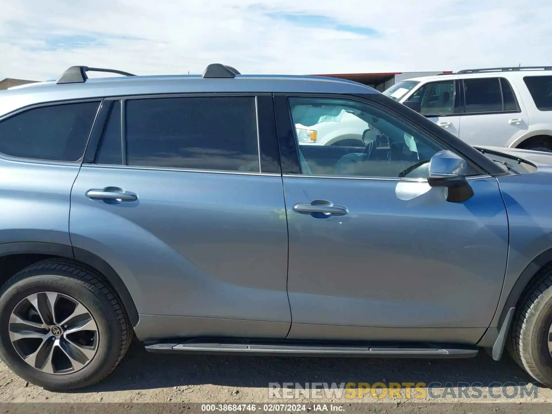 13 Photograph of a damaged car 5TDGZRAH1LS020319 TOYOTA HIGHLANDER 2020