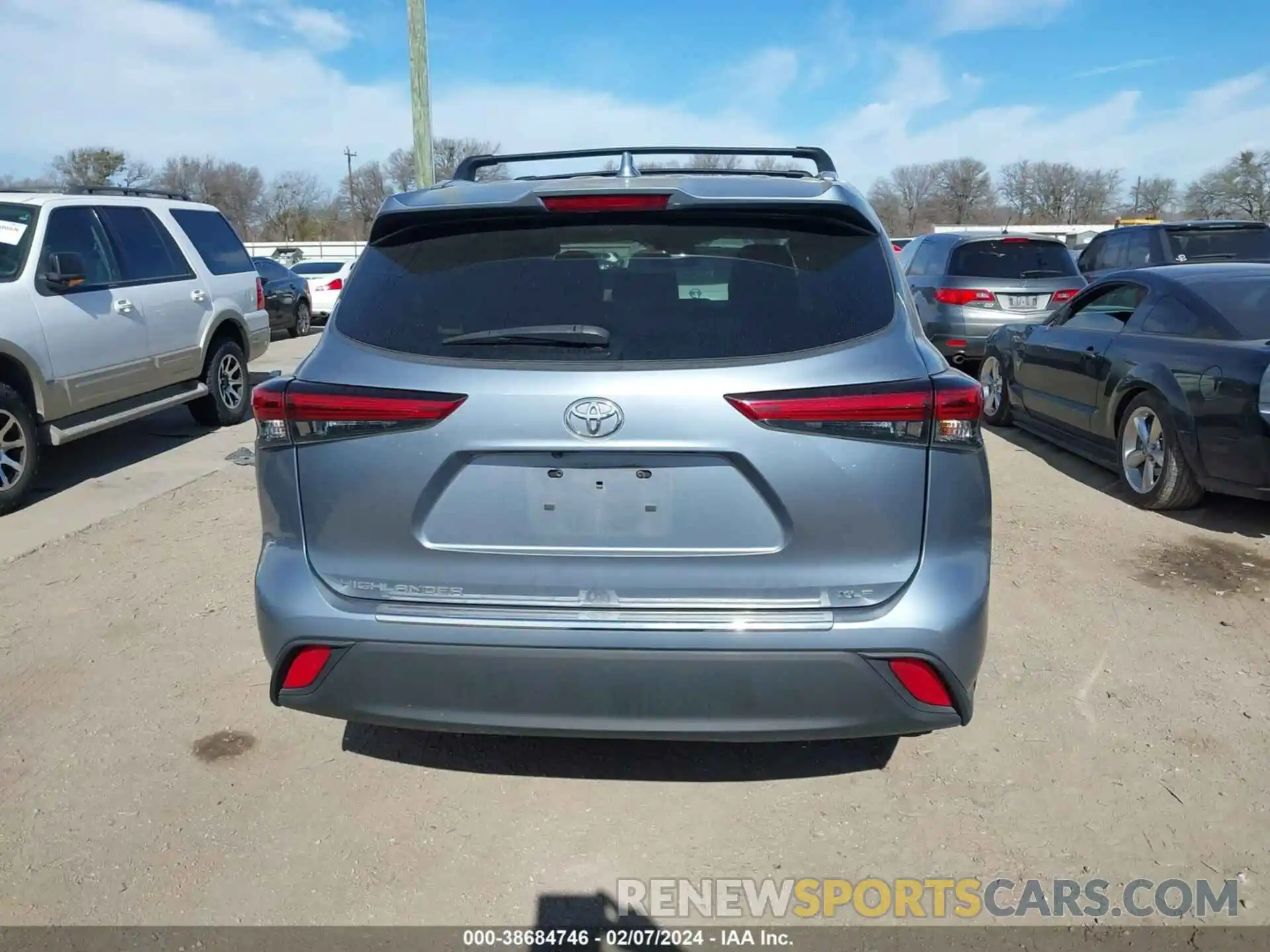 16 Photograph of a damaged car 5TDGZRAH1LS020319 TOYOTA HIGHLANDER 2020