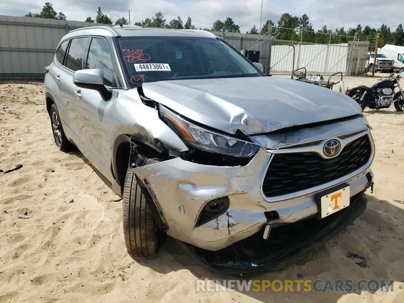 1 Photograph of a damaged car 5TDGZRAH1LS022121 TOYOTA HIGHLANDER 2020