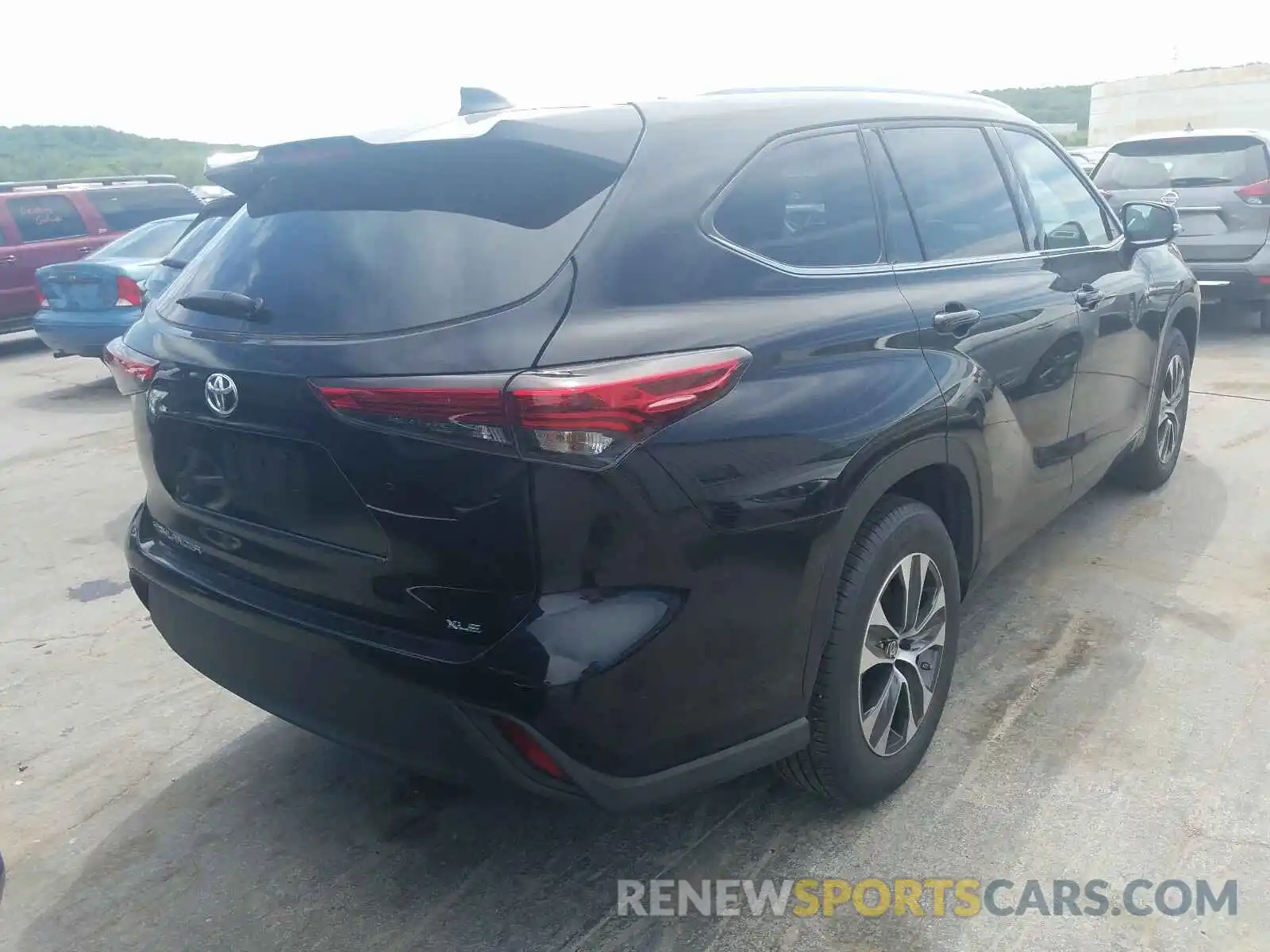 4 Photograph of a damaged car 5TDGZRAH1LS501865 TOYOTA HIGHLANDER 2020