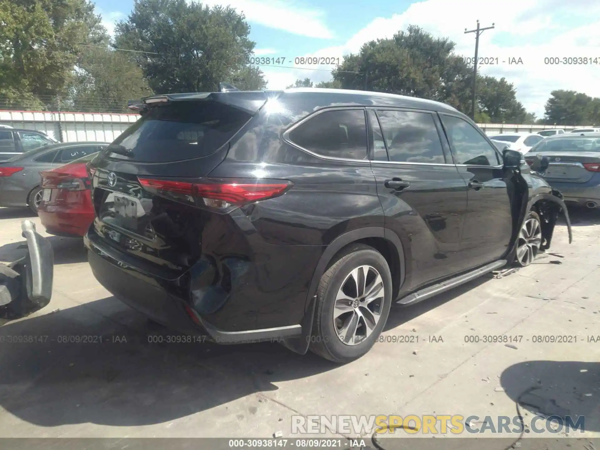 4 Photograph of a damaged car 5TDGZRAH1LS502482 TOYOTA HIGHLANDER 2020