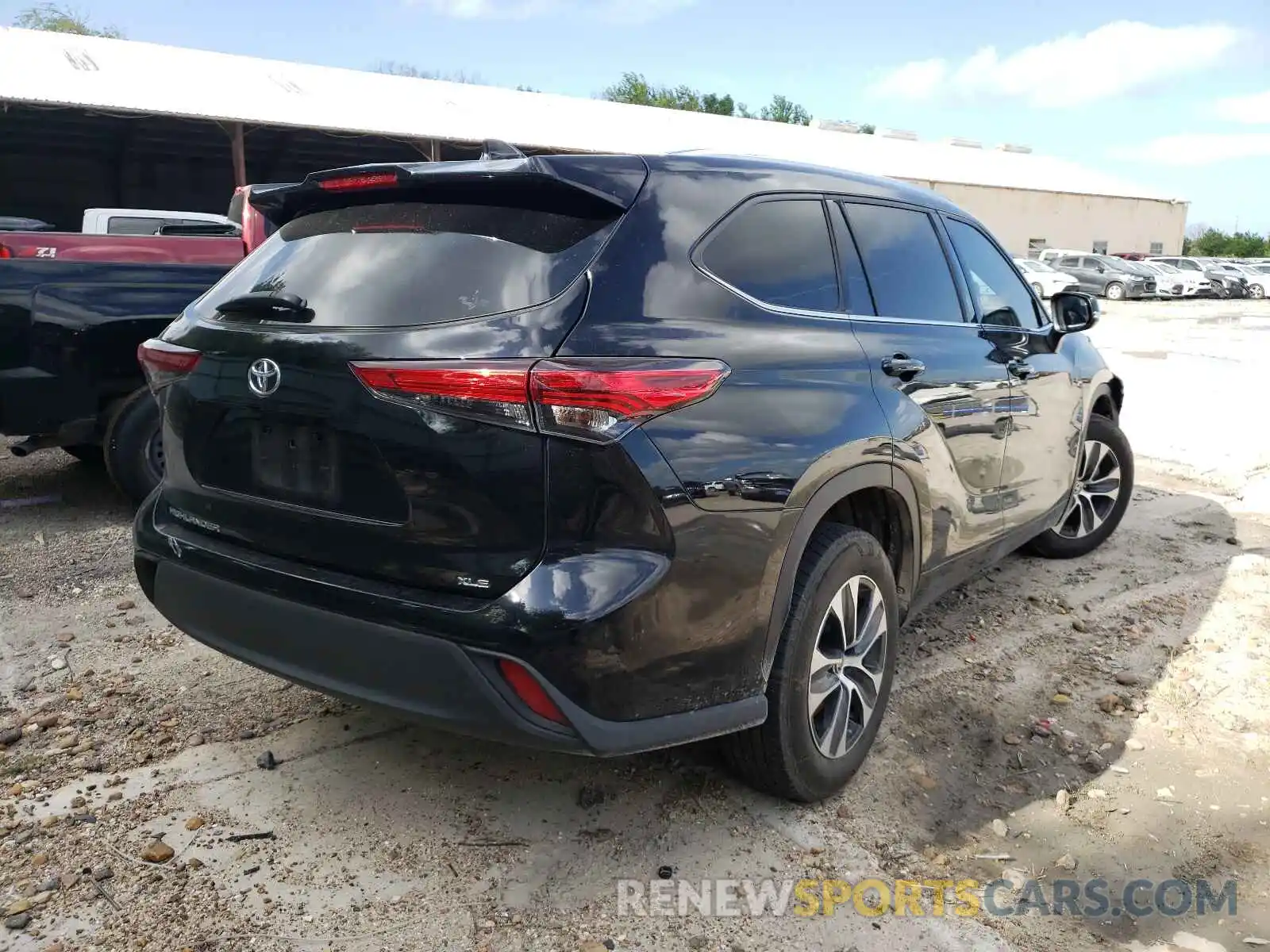 4 Photograph of a damaged car 5TDGZRAH1LS502708 TOYOTA HIGHLANDER 2020