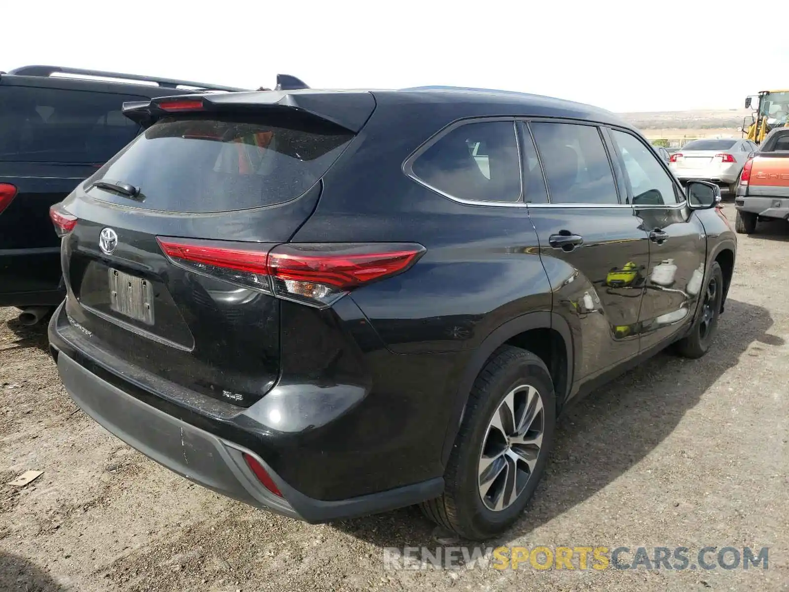 4 Photograph of a damaged car 5TDGZRAH1LS503115 TOYOTA HIGHLANDER 2020