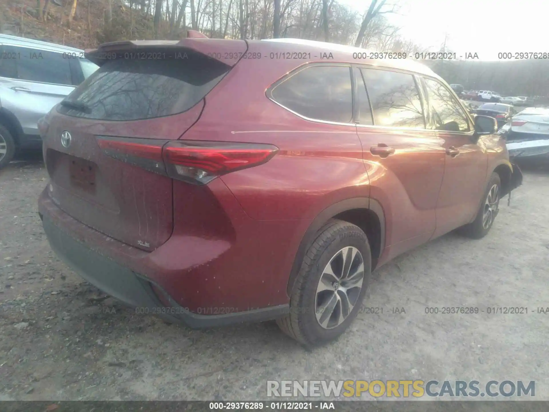 4 Photograph of a damaged car 5TDGZRAH1LS506323 TOYOTA HIGHLANDER 2020