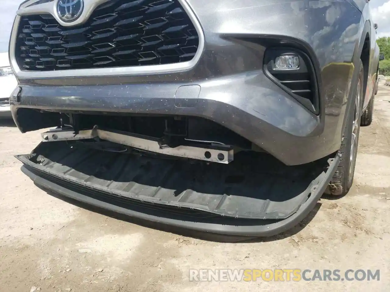 9 Photograph of a damaged car 5TDGZRAH2LS011404 TOYOTA HIGHLANDER 2020