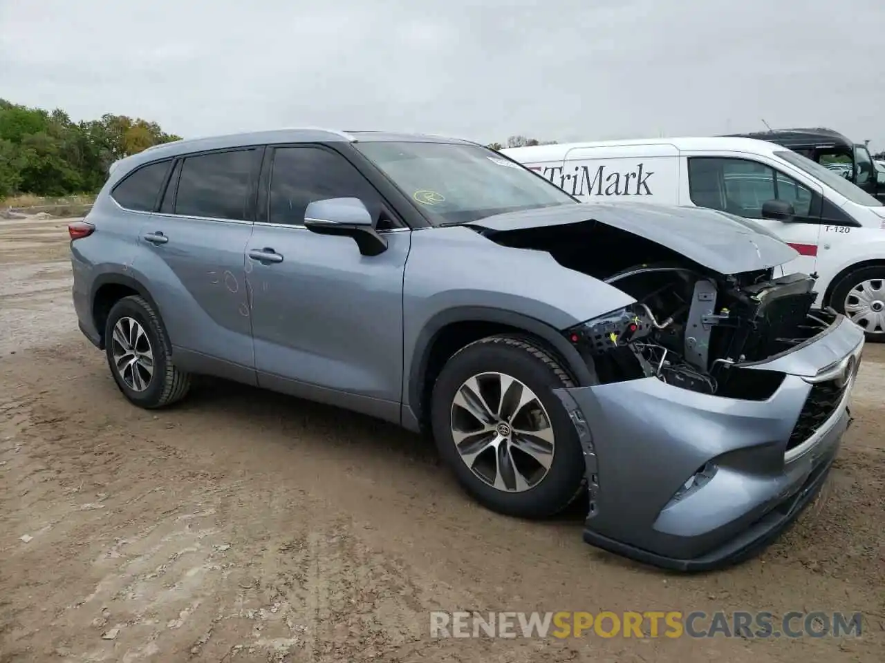 4 Photograph of a damaged car 5TDGZRAH2LS016621 TOYOTA HIGHLANDER 2020