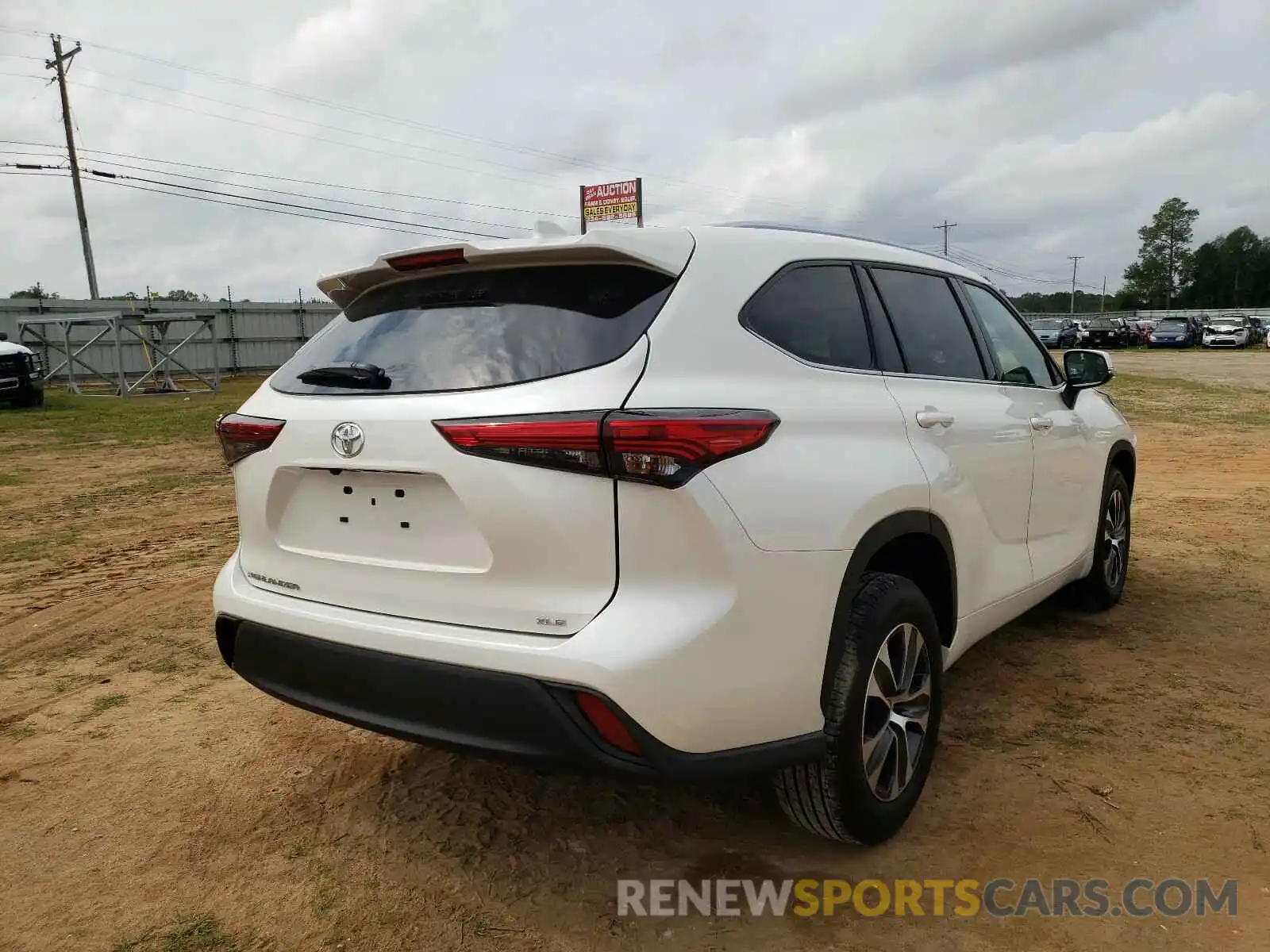 4 Photograph of a damaged car 5TDGZRAH2LS021916 TOYOTA HIGHLANDER 2020